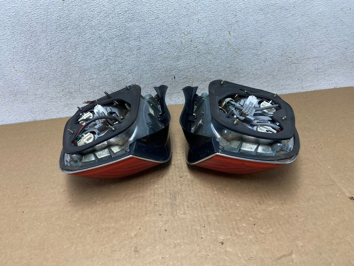 2004 2005 Hyundai XG350 XG Left+Right Tail Lights AI3362 LK8