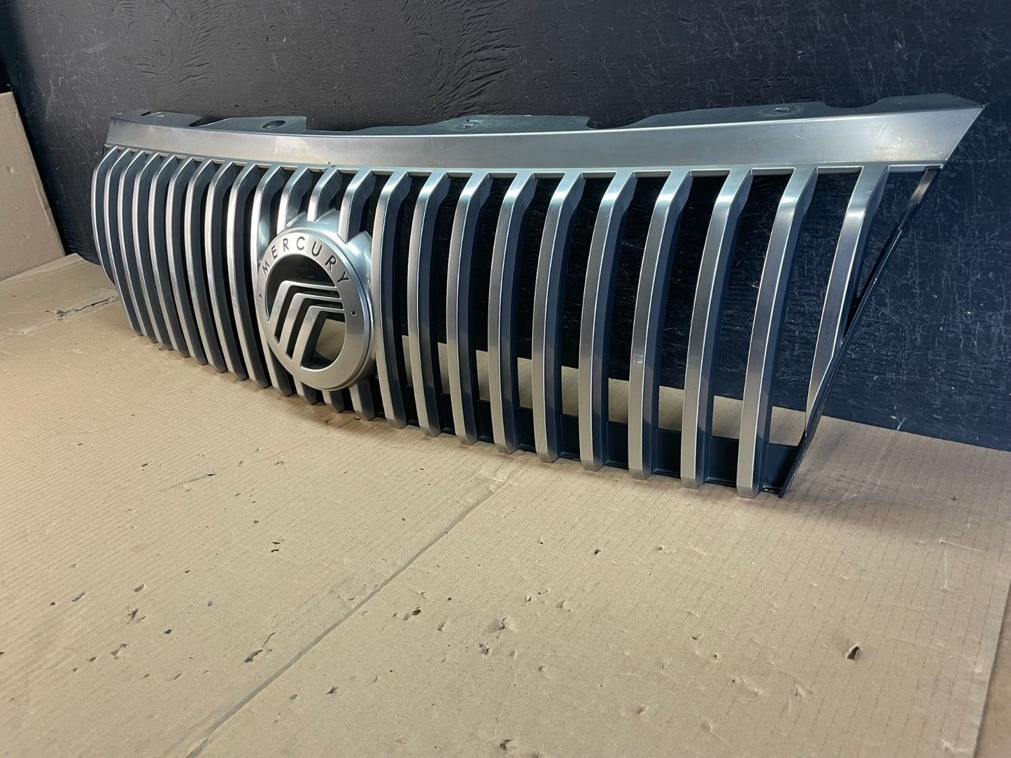 2006 to 2010 Mercury Mountaineer Front Upper Grill Grille AE35971