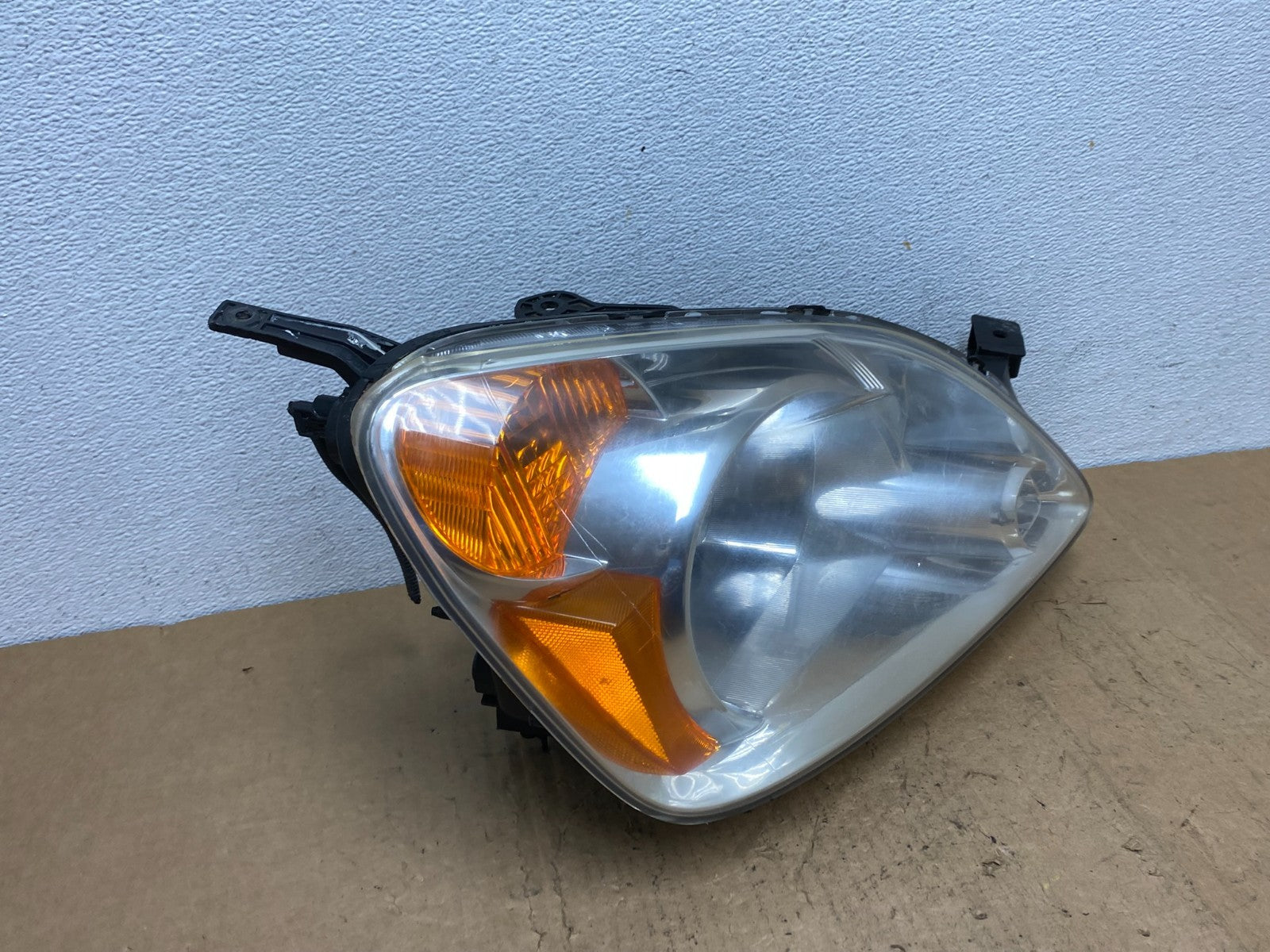 2002 to 2004 Honda CRV CR-V Right Passenger RH Halogen Headlight AD1425 DW2