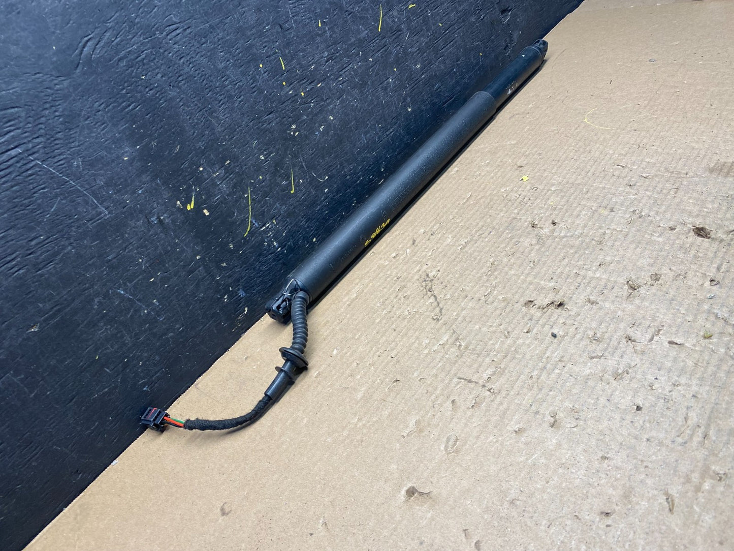 2016 - 2020 Kia Sorento Liftgate Support Power Strut S8839 DG3