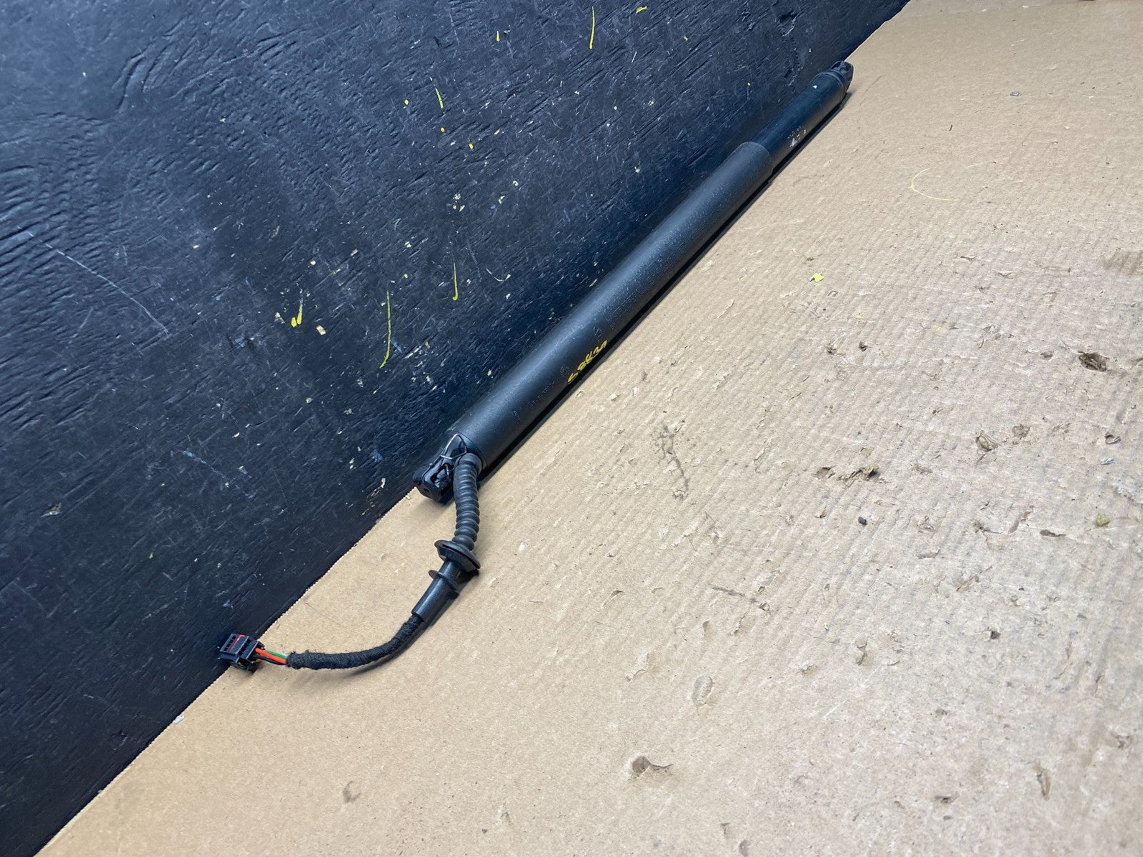 2016 - 2020 Kia Sorento Liftgate Support Power Strut S8839 DG3