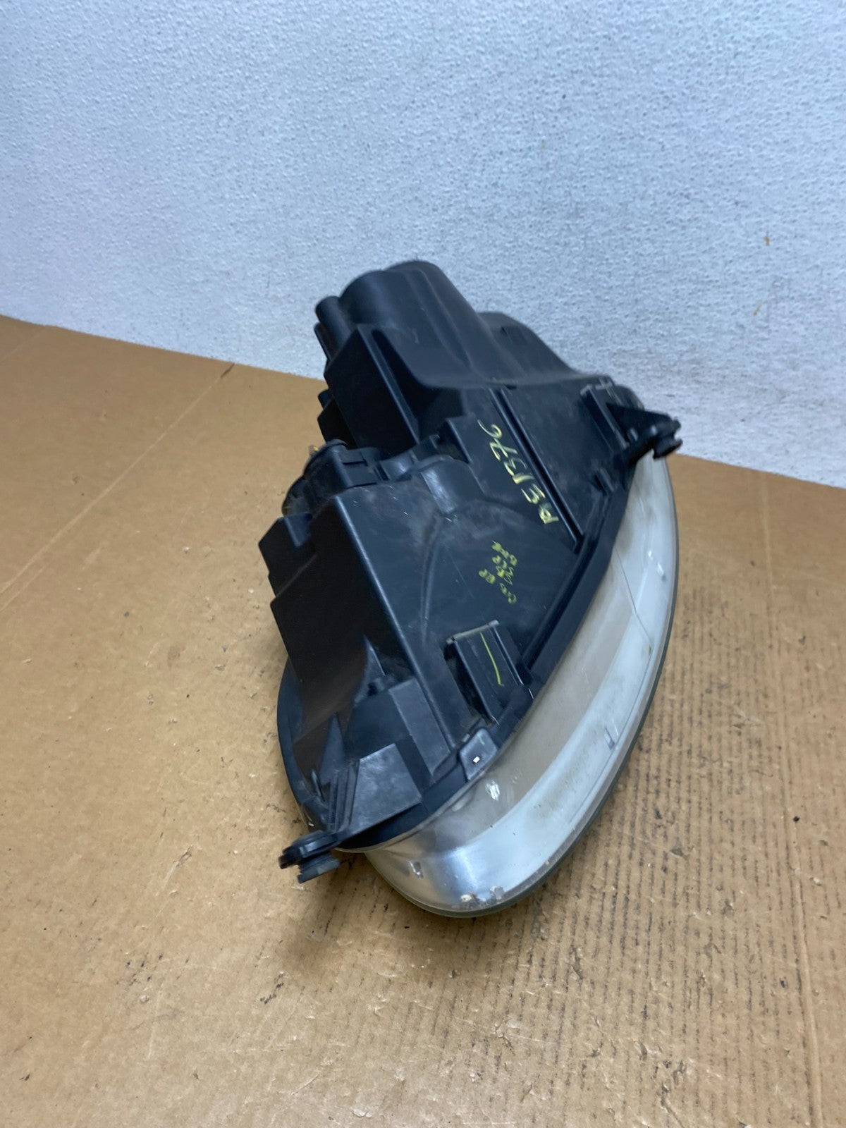 2005 - 2010 Volkswagen Jetta Right Passenger RH Side Headlight Halogen AE1376 DW8