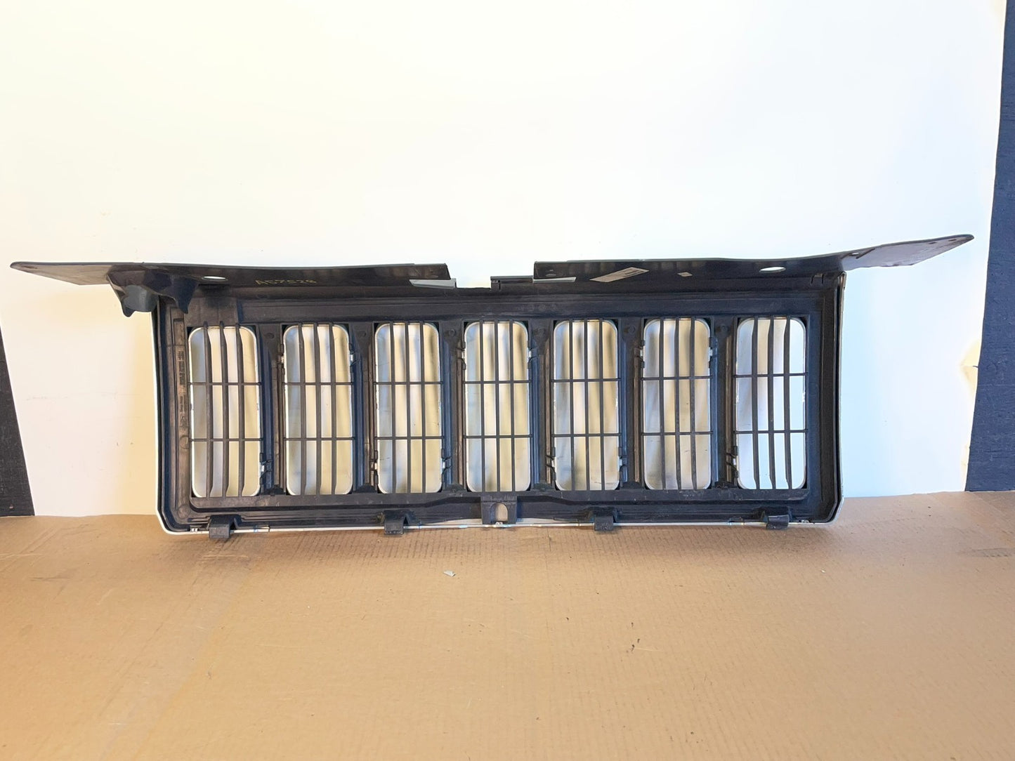 2006 to 2010 Jeep Commander Front Upper Grill Grille Aftermarket AG7528 DG3