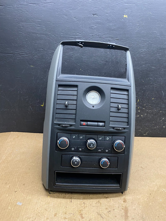 2008-2010 Chrysler Town Country Climate Control Panel Center Dash Trim z4469 DG0