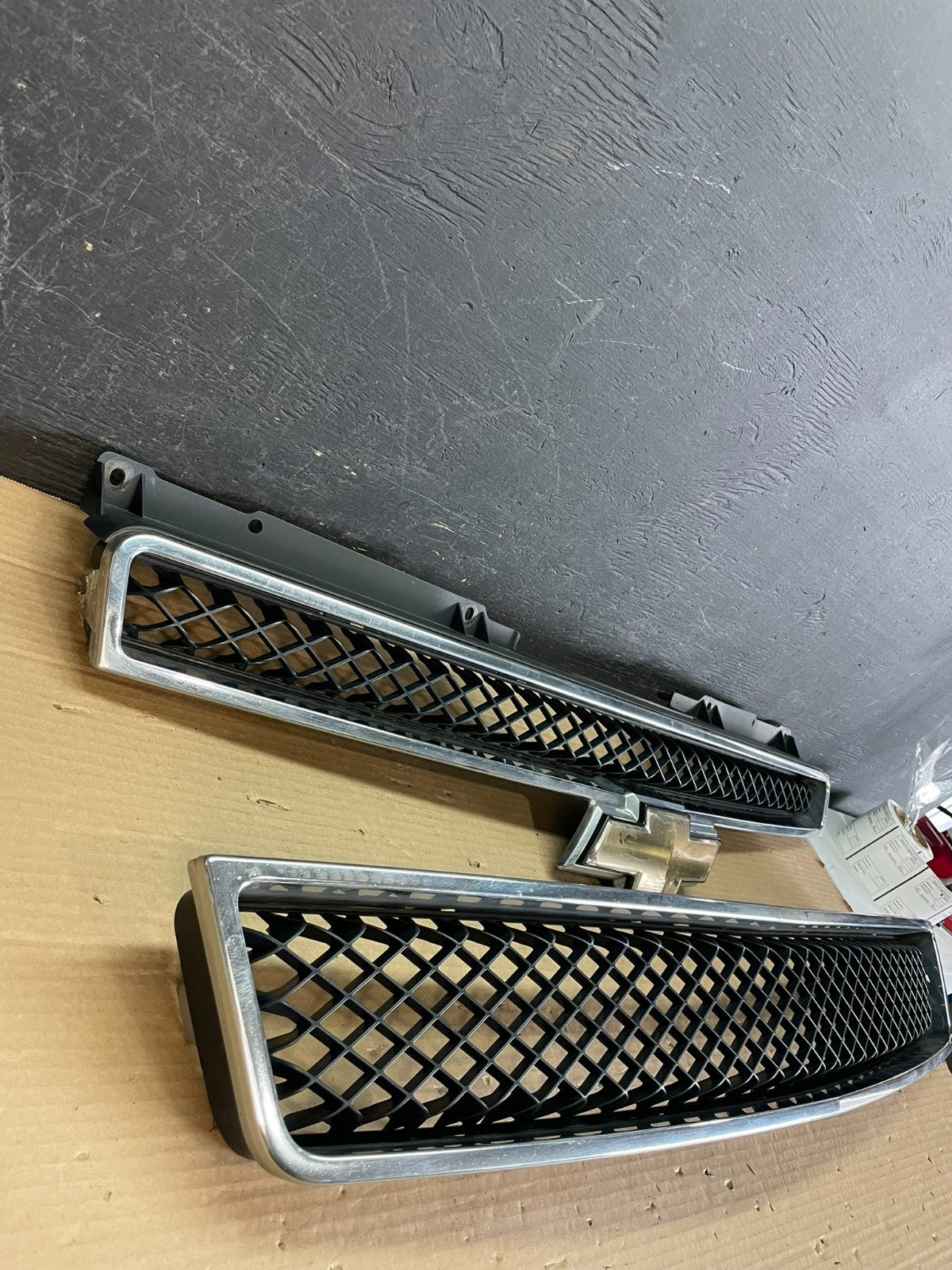 2007 to 2014 Chevrolet Tahoe Suburban Lower Upper Grill Grille Set AE9957 DG2