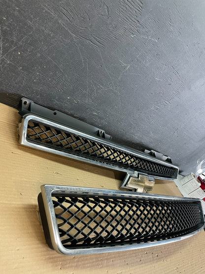 2007 to 2014 Chevrolet Tahoe Suburban Lower Upper Grill Grille Set AE9957 DG2