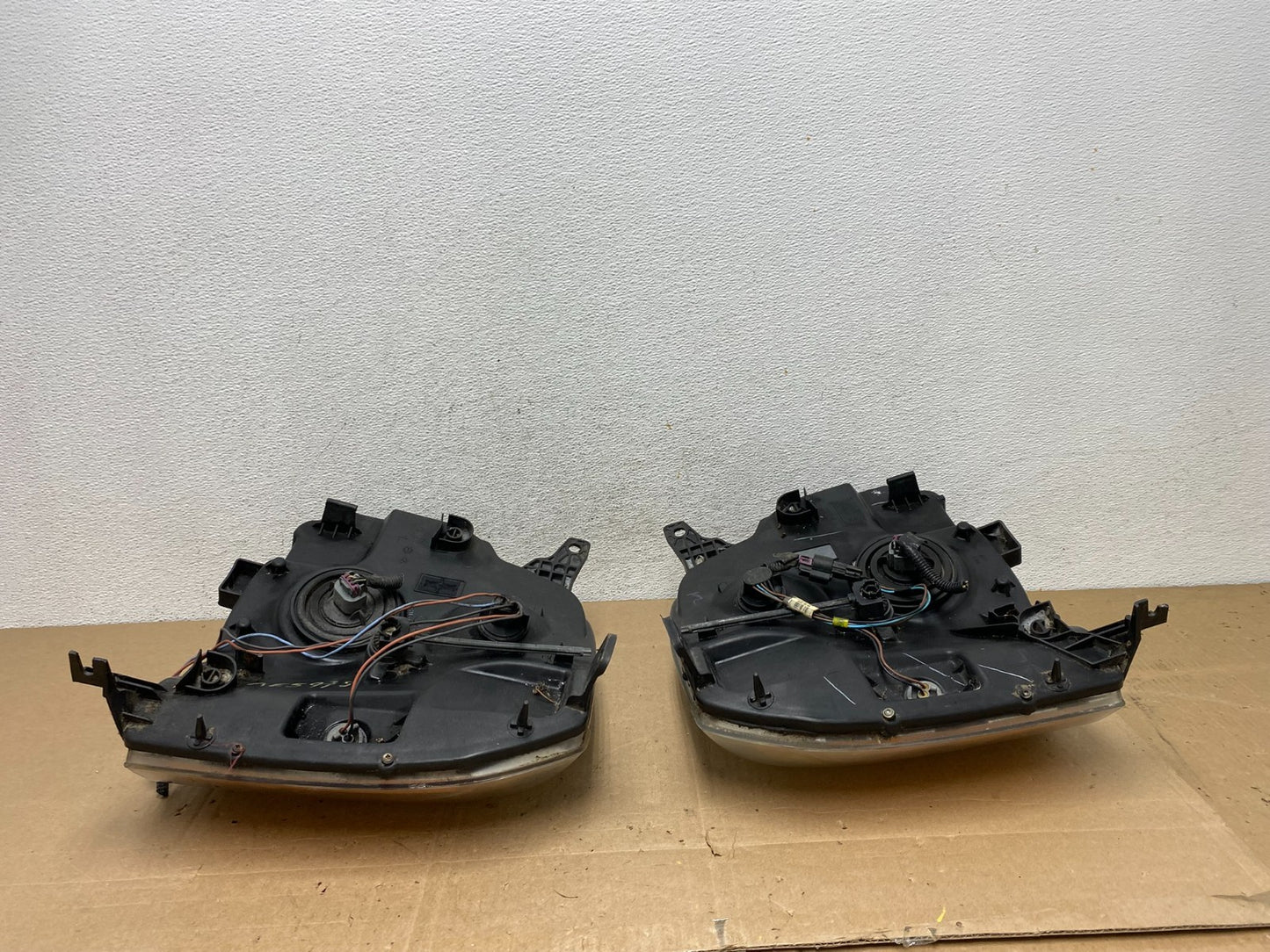 2007 - 2014 GMC Yukon Halogen Headlights Left+Right Side Set AE5978 DW10