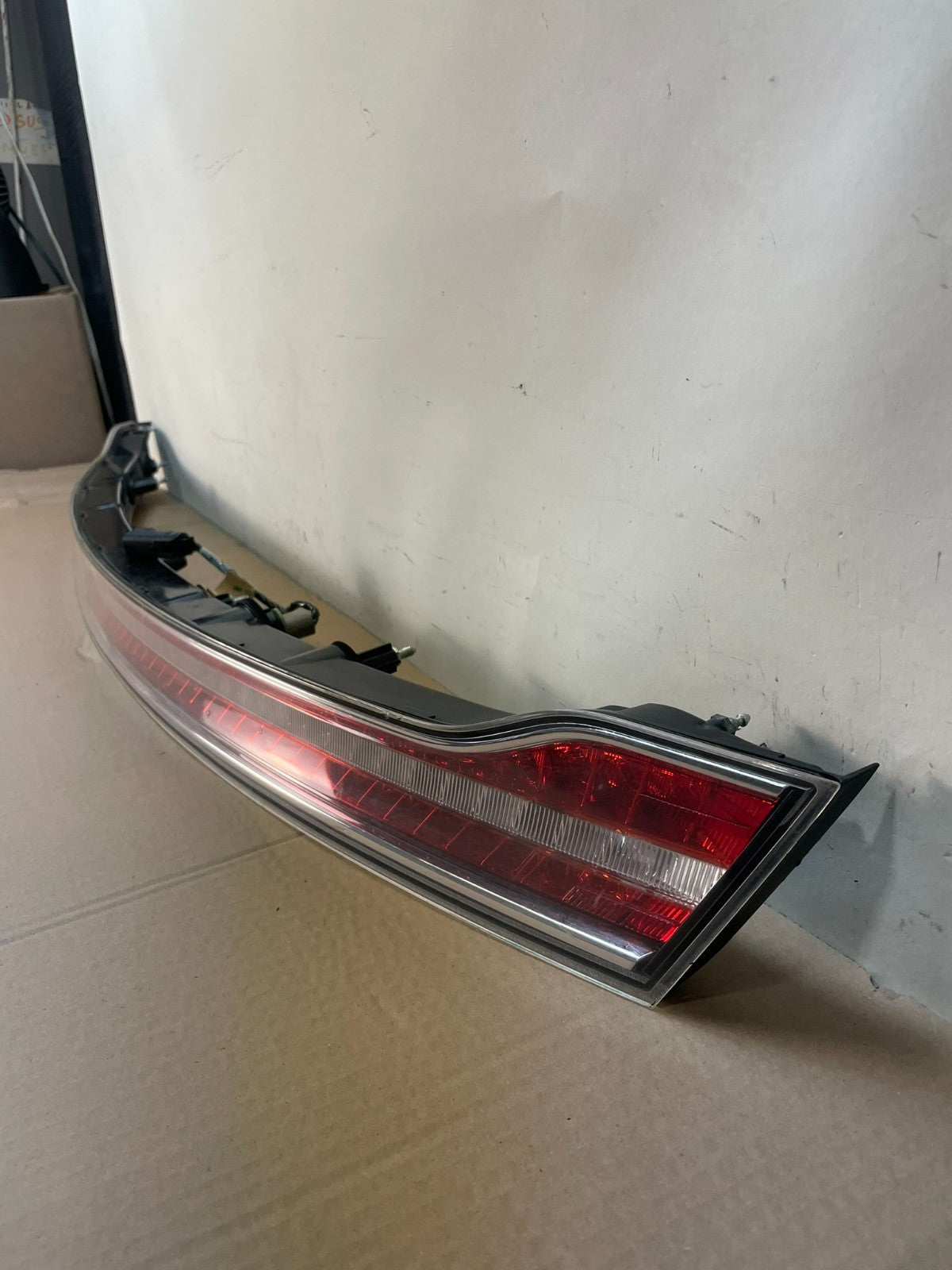 2013-2019 Lincoln MKZ Rear Center Trunk Tailgate Tail Light ag7712 DG1