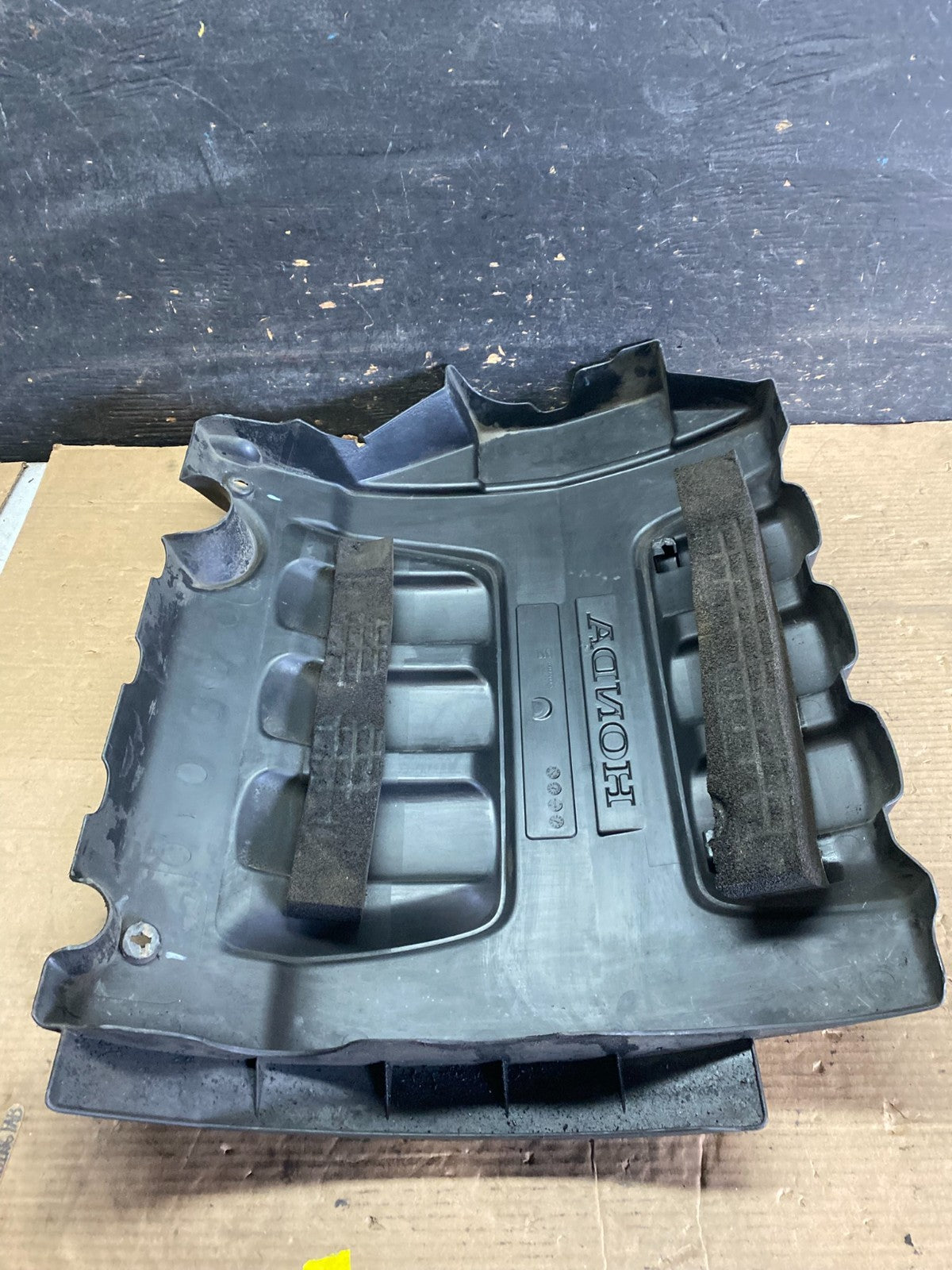 2005 to 2007 Honda Odyssey Black Engine Cover OEM R5094 DG7