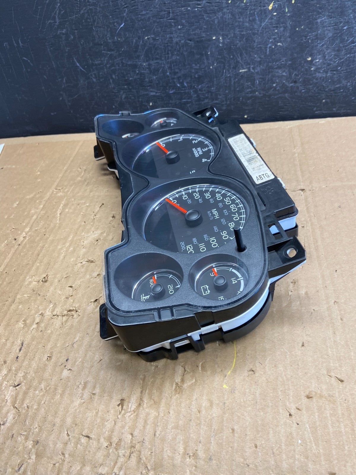 2007 to 2013 Chevrolet Silverado Suburban Cluster Gauge Speedometer OE ad6800 DG3