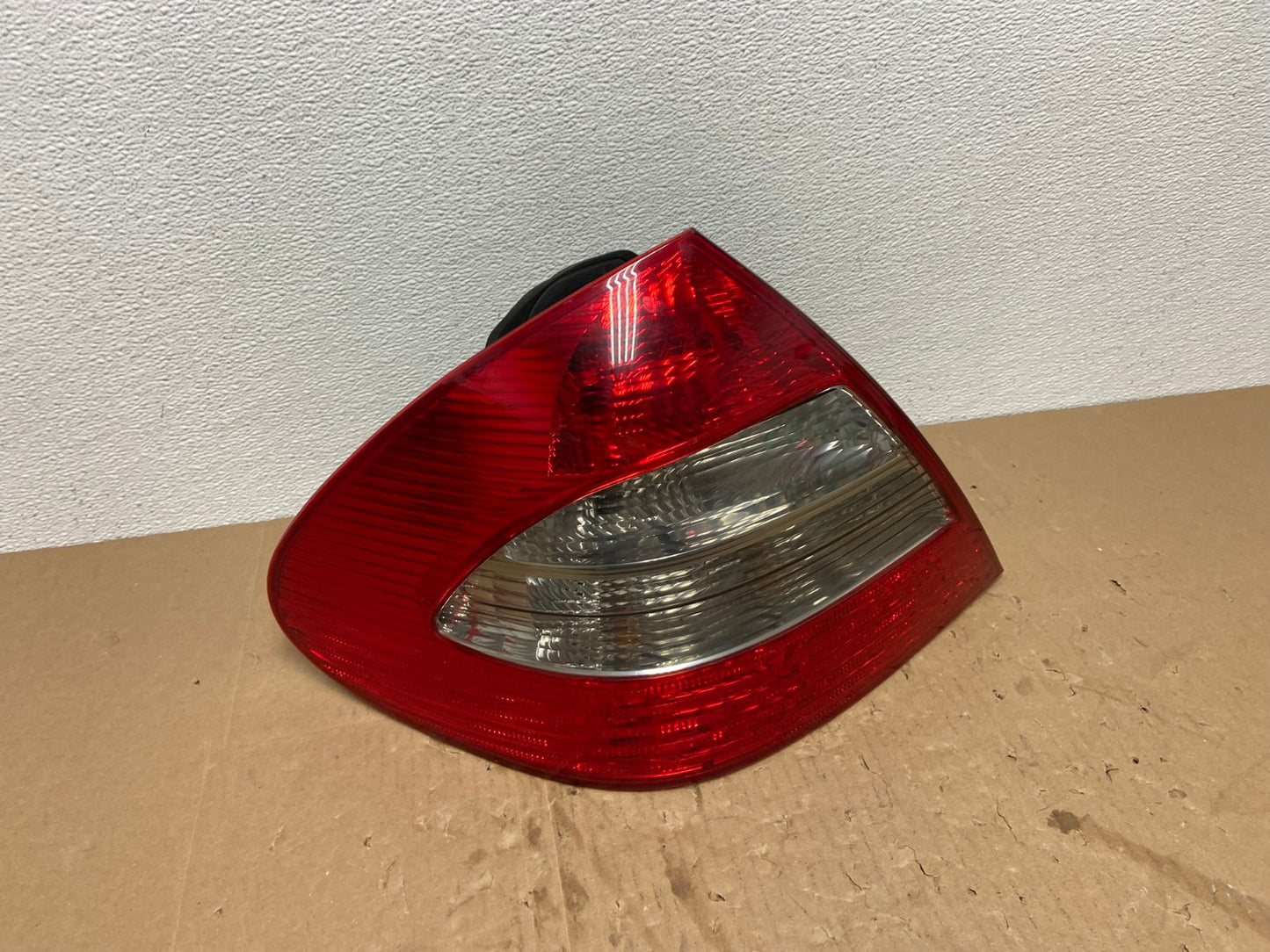 2007 - 2009 Mercedes E E320 E500 Sedan Left Driver LH Tail Light OEM AB6923 LK0