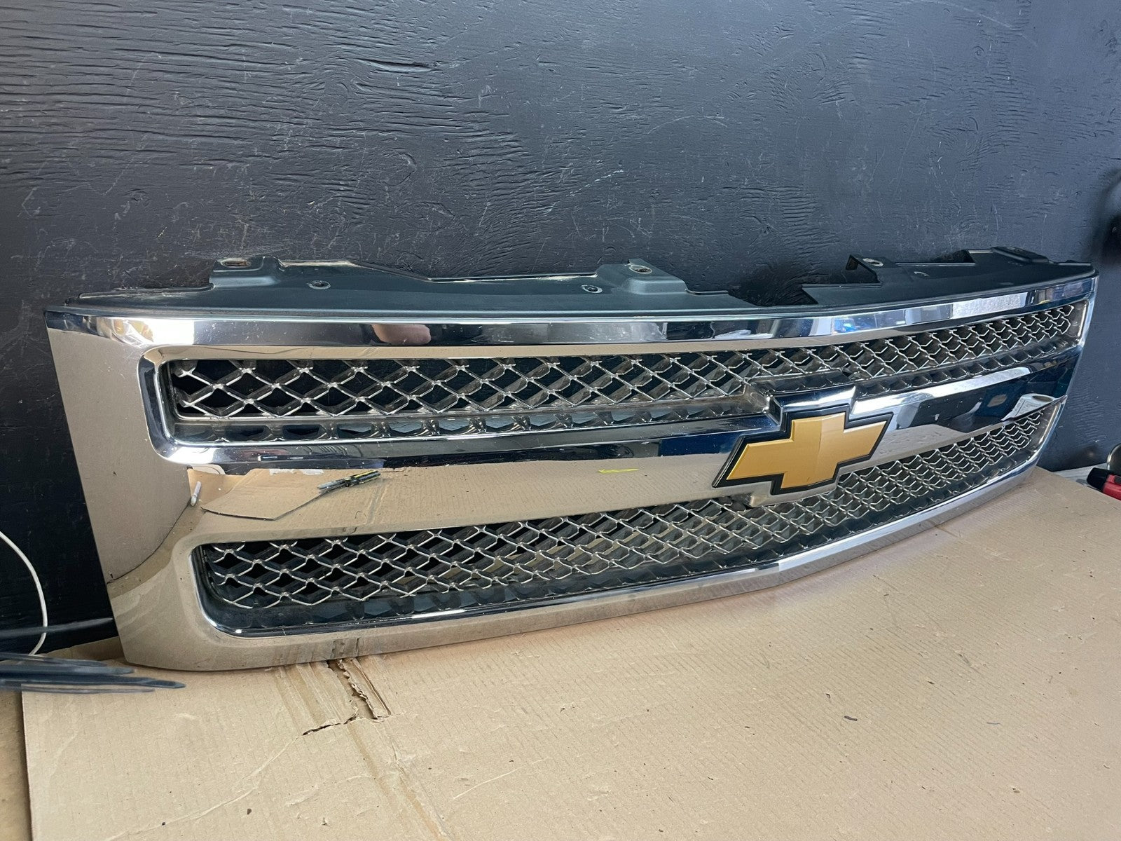 2007 to 2013 Chevrolet Silverado 1500 Front Chrome Grille Grill AE3618 DG2