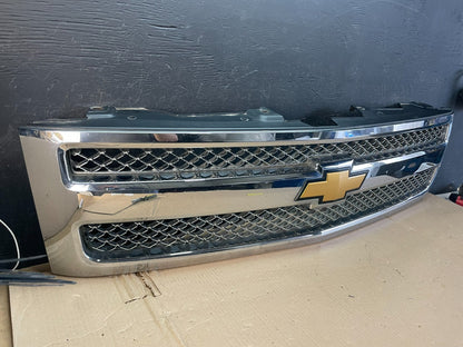 2007 to 2013 Chevrolet Silverado 1500 Front Chrome Grille Grill AE3618 DG2