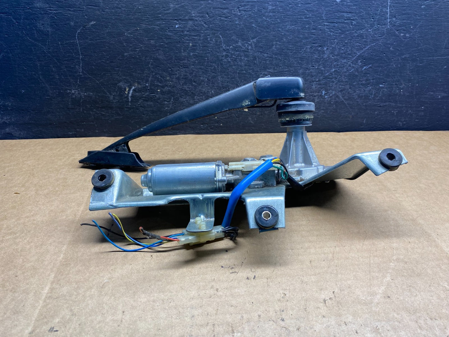 2003 to 2005 Subaru Forester Rear Wiper Motor 86510SA070 AD75191