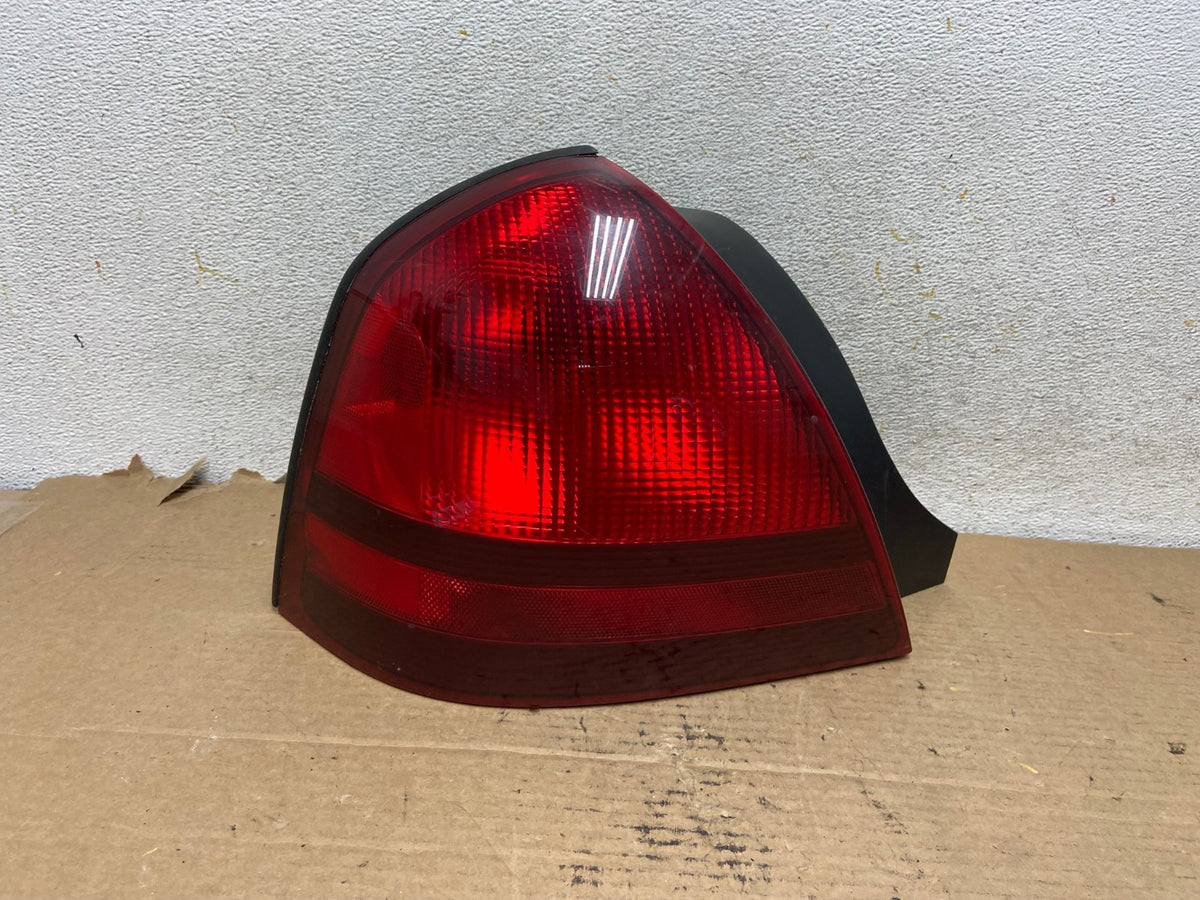 2003-2011 Mercury Grand Marquis Left Driver Lh Side Tail Light AH4161 LK0