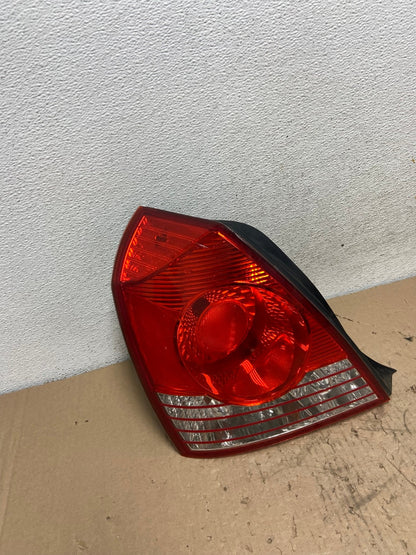 2004 2005 2006 Hyundai Elantra Sedan Left Driver LH Tail Light AF4300 LK2