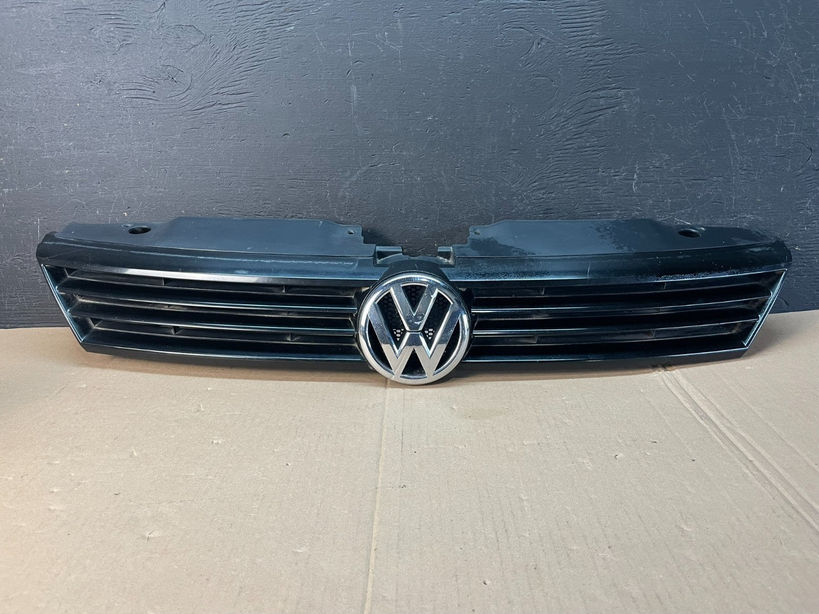 2011 to 2014 Volkswagen Jetta Sedan Front Upper Grille Grill AD8379 DG0