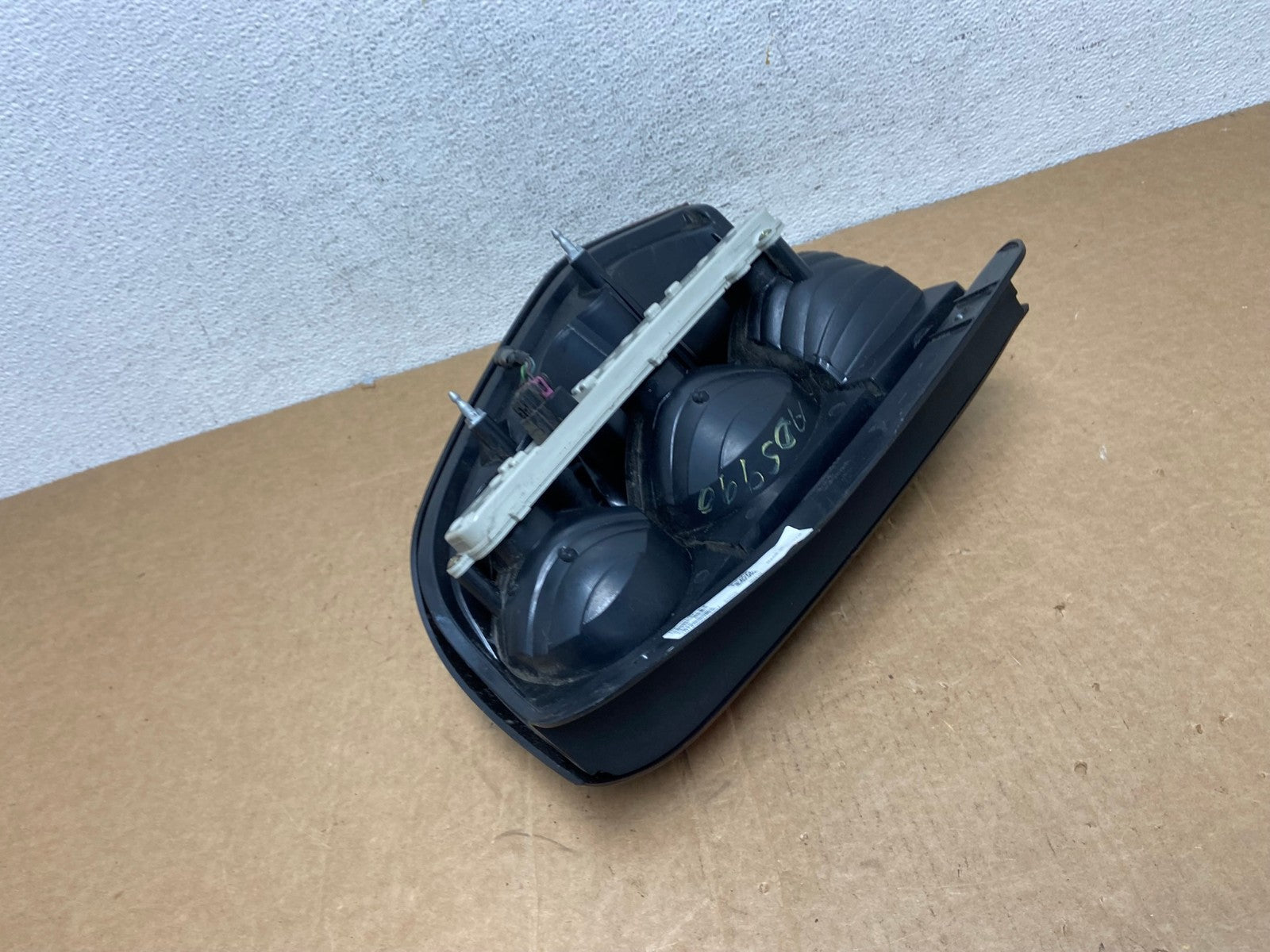 2002 to 2009 Chevrolet Trailblazer Left Driver LH Side Tail Light AD5990 LK5