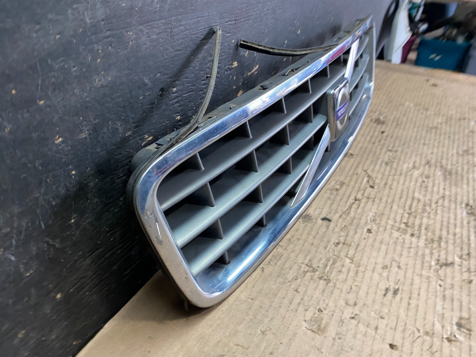 2003 to 2013 Volvo XC90 Front Upper Grill Grille Oem S5690 DG2