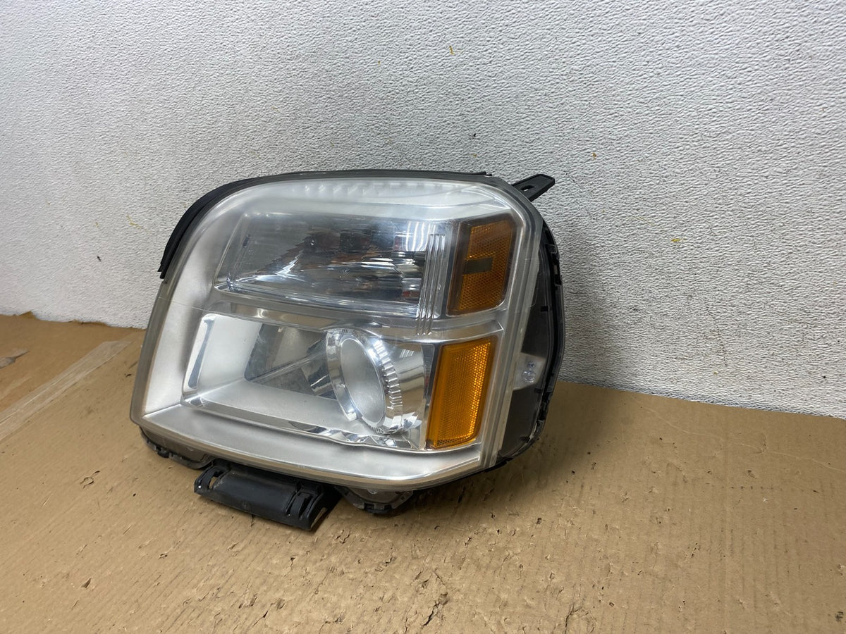 2010 to 2015 GMC Terrain Halogen Left Driver Lh Side Headlight AH2859 DW2