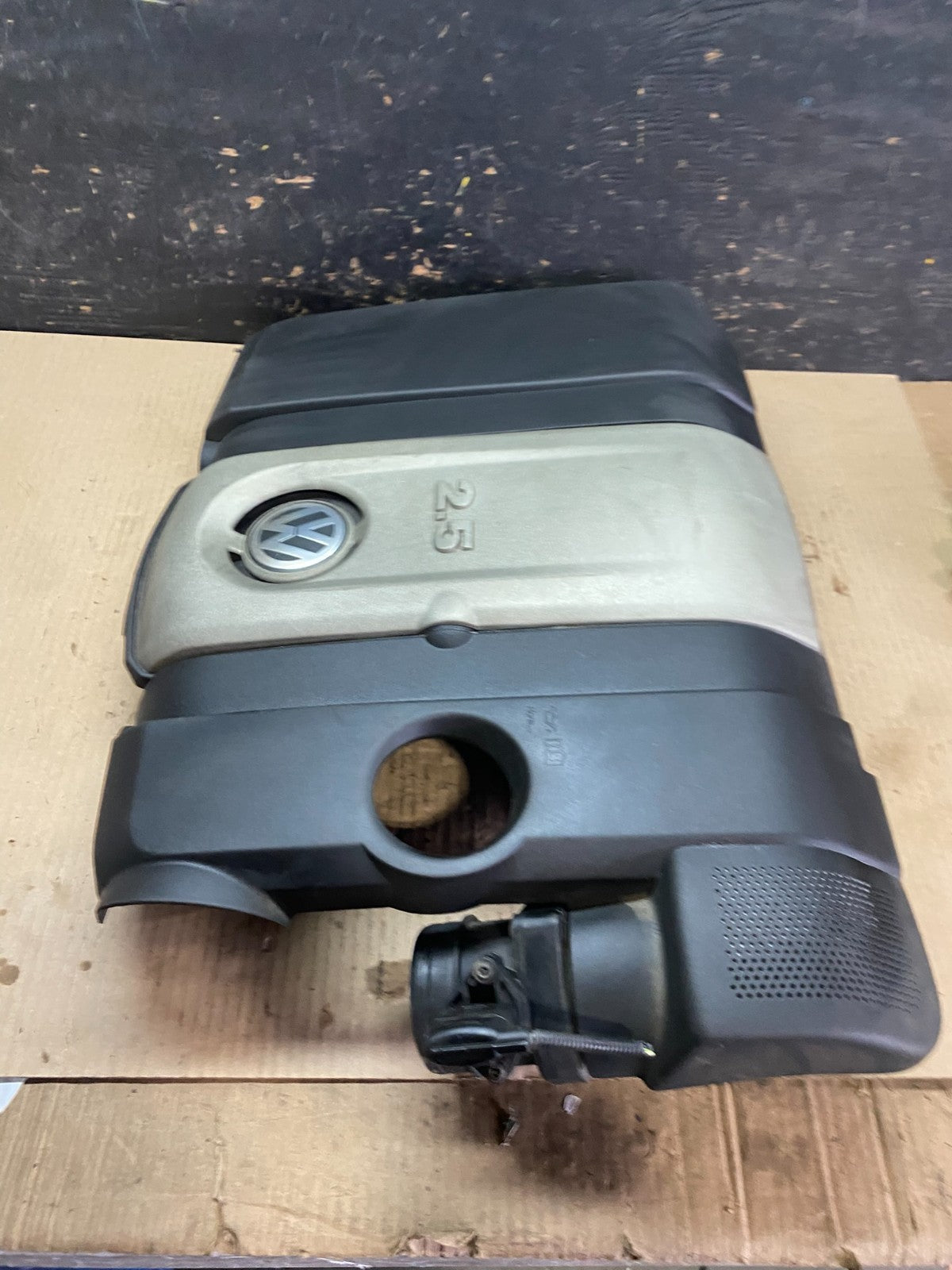 2005 to 2008 Volkswagen Jetta 2.5L Passat Jetta Engine Cover 07k129601 U7352 DG2
