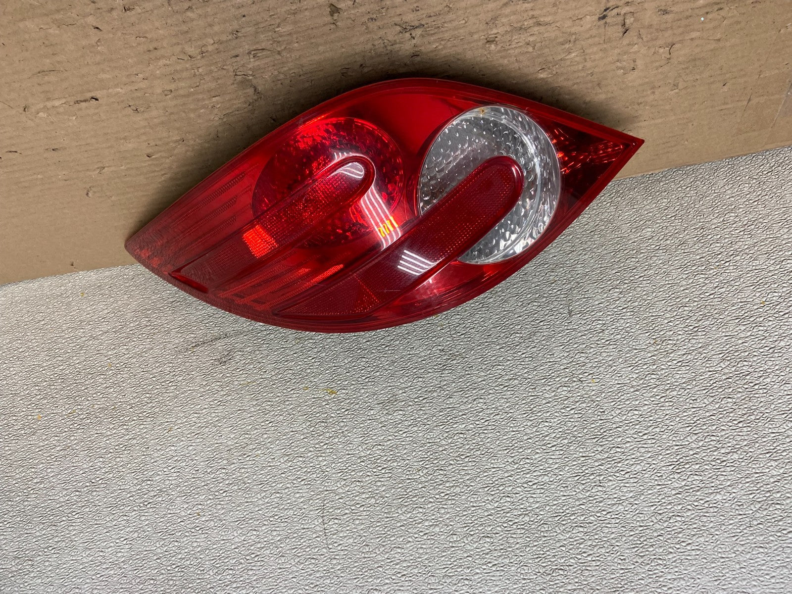 2006 to 2010 Mercedes W251 R-Class Left Driver LH Side Tail Light AA9771 LK0