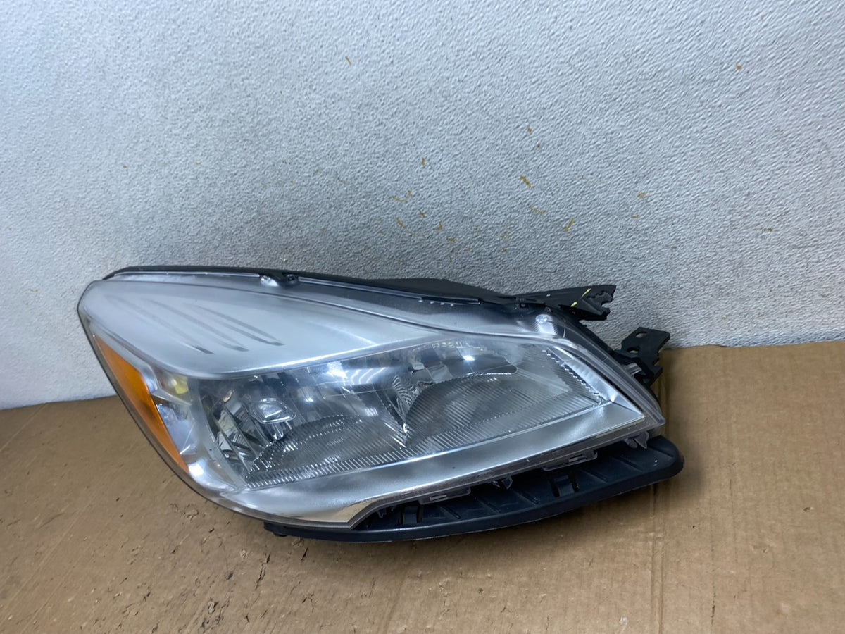 2013 - 2016 Ford Escape Headlight Right Passenger RH Side Halogen AI9114 DW1