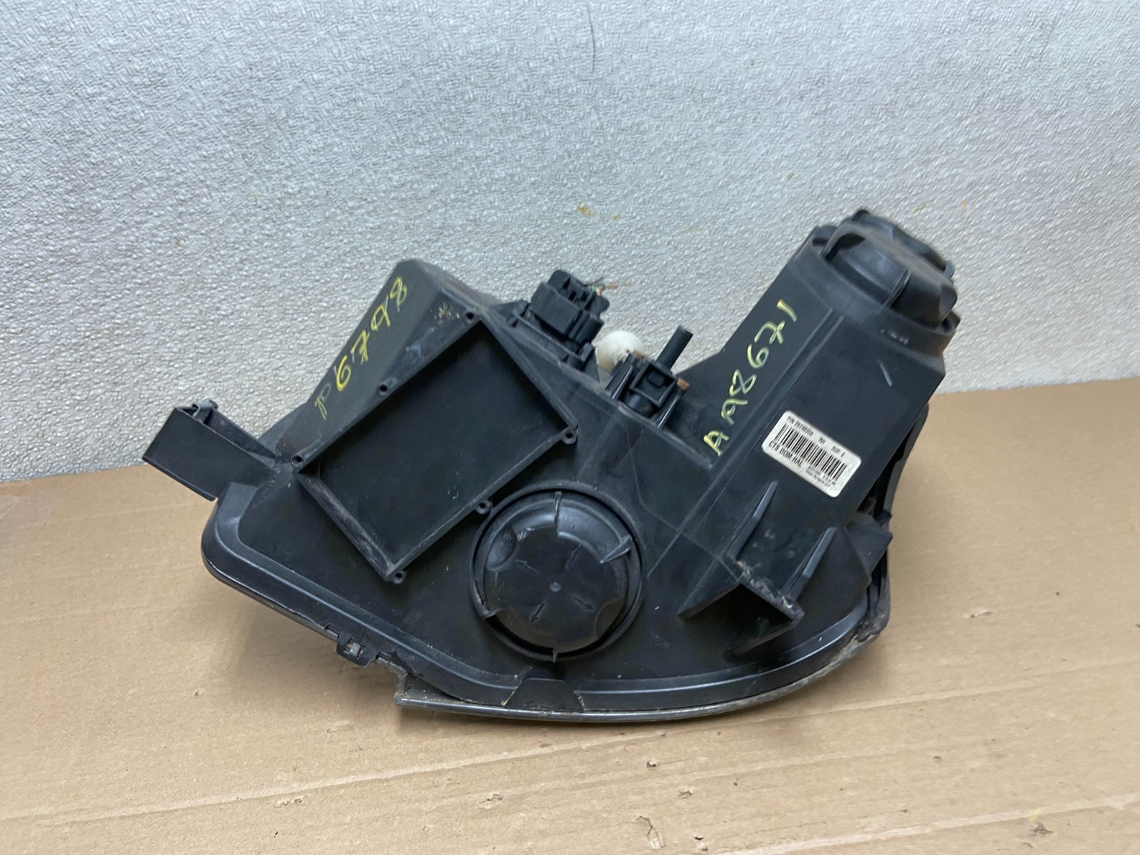 2003 to 2007 Cadillac CTS Right Passenger RH Halogen Headlight AA8671 DW7