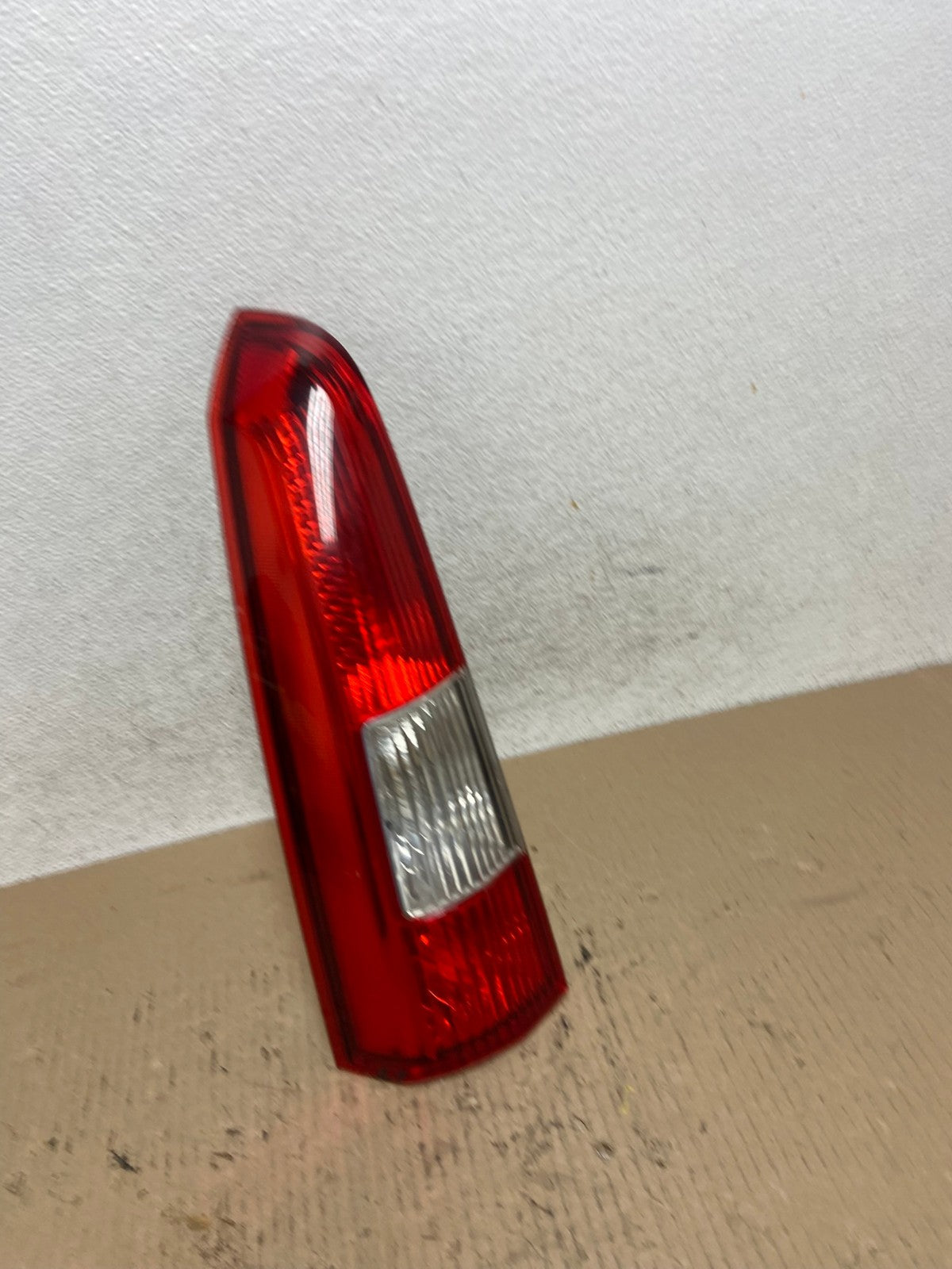 2001 - 2004 Volvo XC70 V70 Left Driver LH Side Tail Light Upper AF5943 LK2