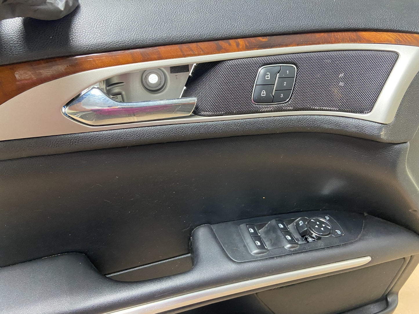 2017 to 2020 Ford Fusion Front Left Side Interior Door Panel ag4515 DG3