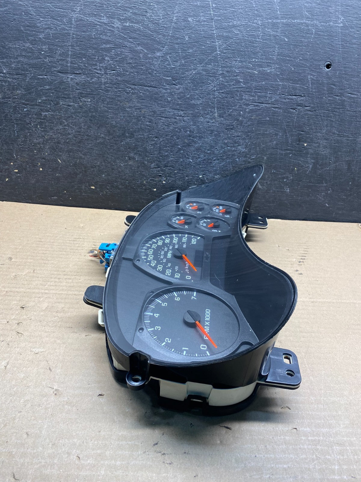 2002 to 2005 Chevrolet Trailblazer Speedometer Cluster Gauge AH9785 DW1