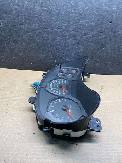 2002 to 2005 Chevrolet Trailblazer Speedometer Cluster Gauge AH9785 DW1