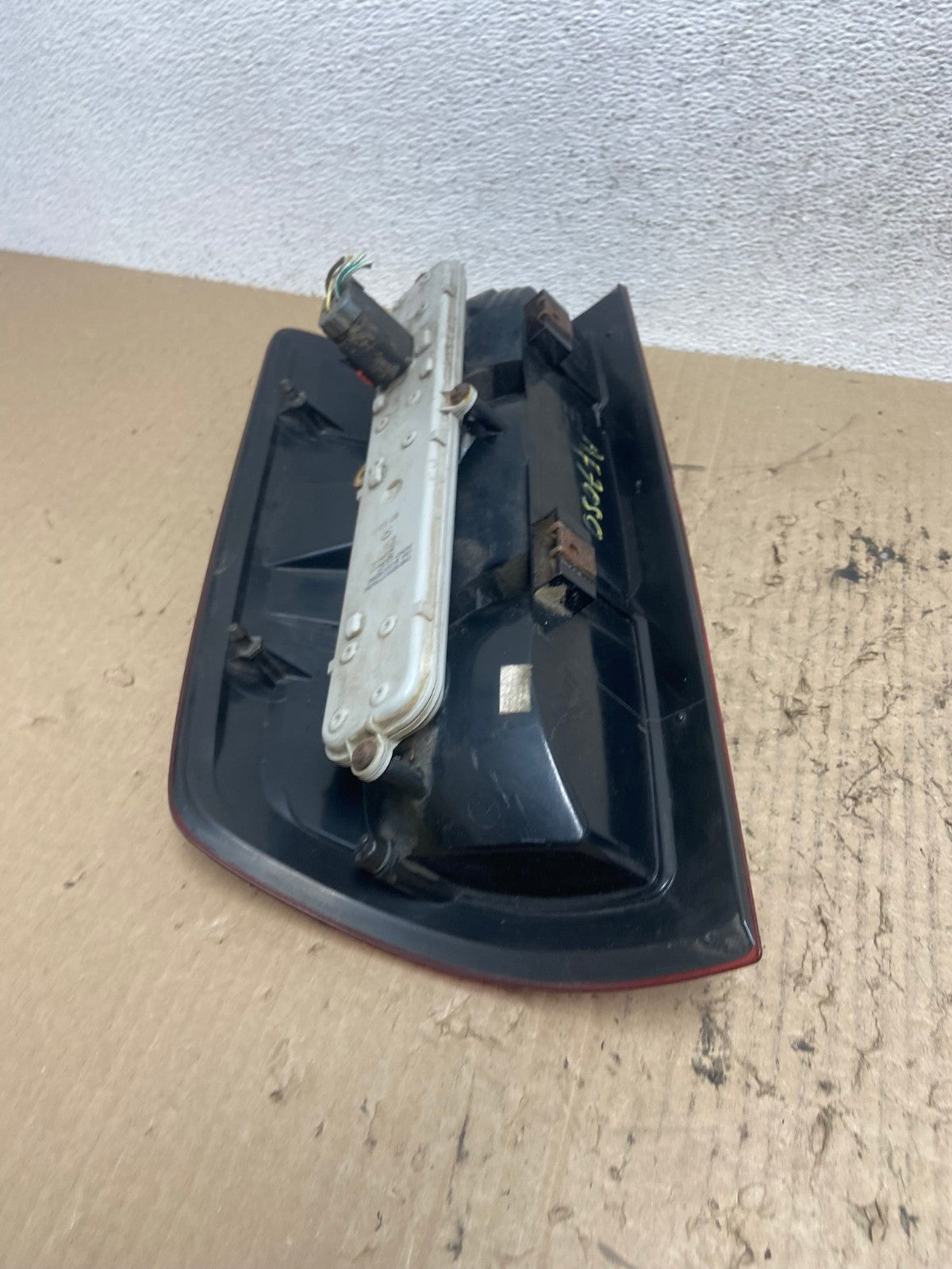 2002 to 2006 Dodge Ram 1500 Left Driver side Tail Light AF7050 LK6