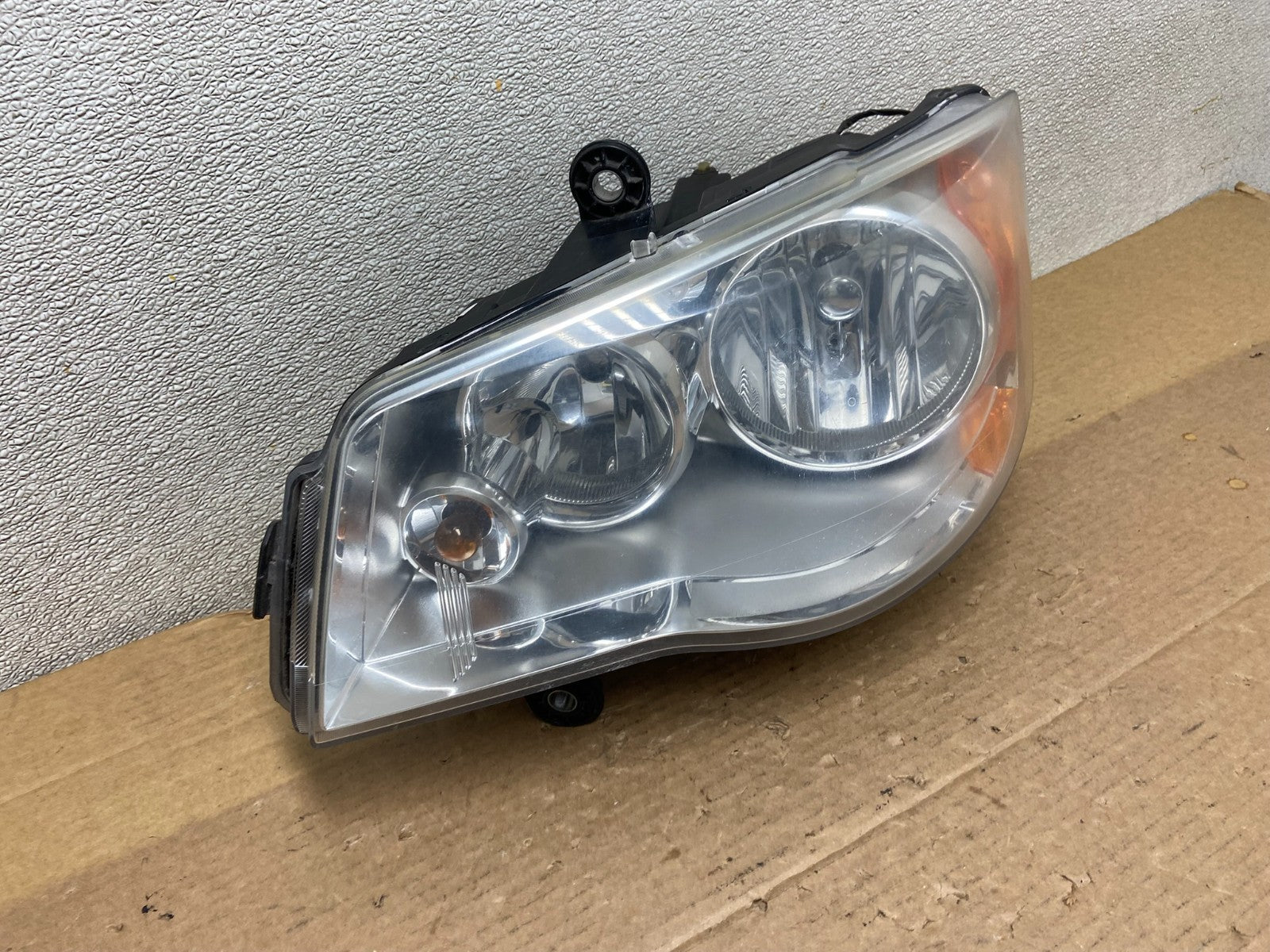 2008 to 2016 Chrysler Town and Country Left Driver Lh Side Headlight AB5227 DW2