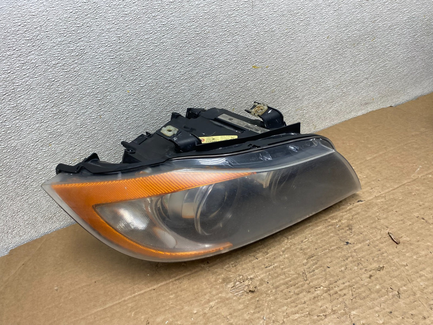 Xenon HID AFS 2006 to 2008 BMW 3 Series Headlight Right Passenger Side Z29772