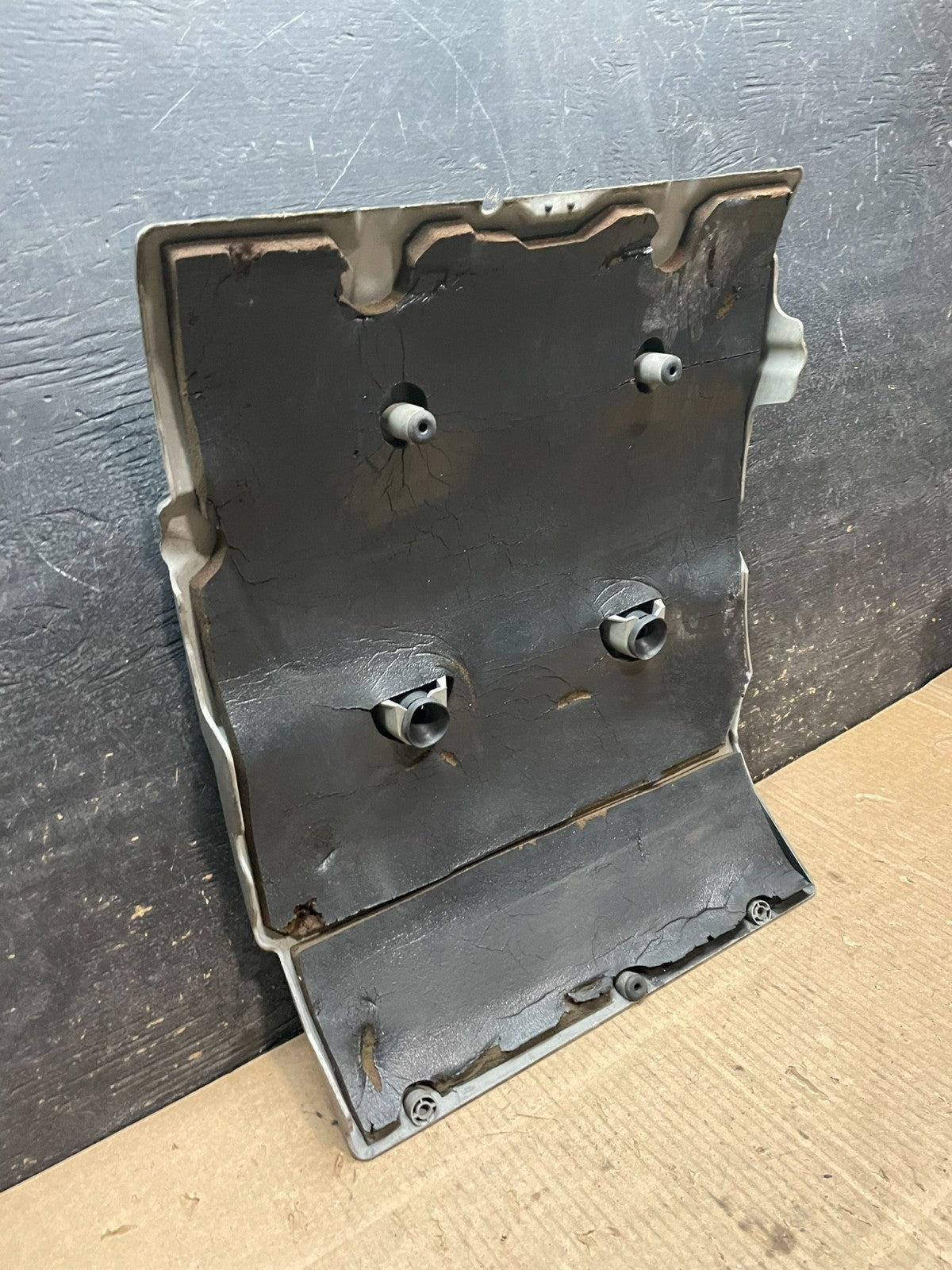1997 to 2004 Cadillac Deville Seville Northstar Engine Motor Cover X9699 DG4