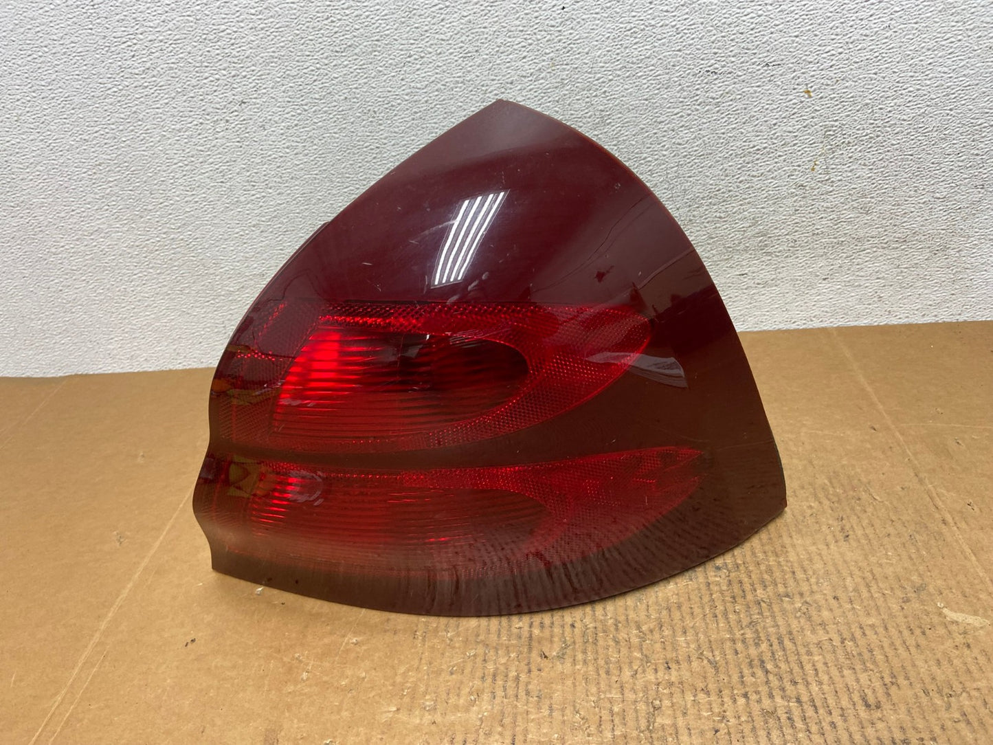 2004 to 2008 Pontiac Grand Prix Right Passenger RH Tail Light AE0255 LK0