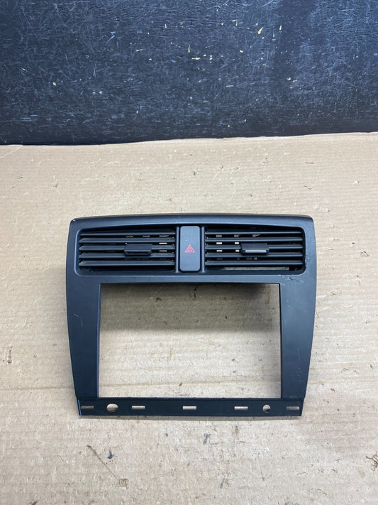 2007-2009 Suzuki XL7 XL-7 Center Radio Dash Trim Air Vent Bezel AH3813 DG0