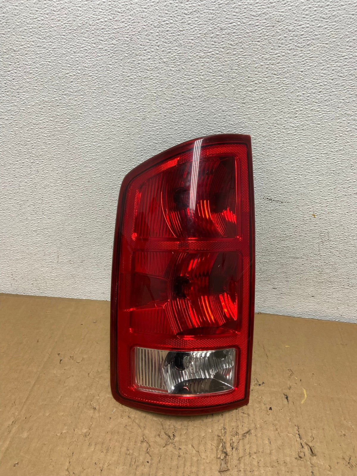 2002 to 2006 Dodge Ram 1500 Left Driver side Tail Light DEPO AD2373 LK0