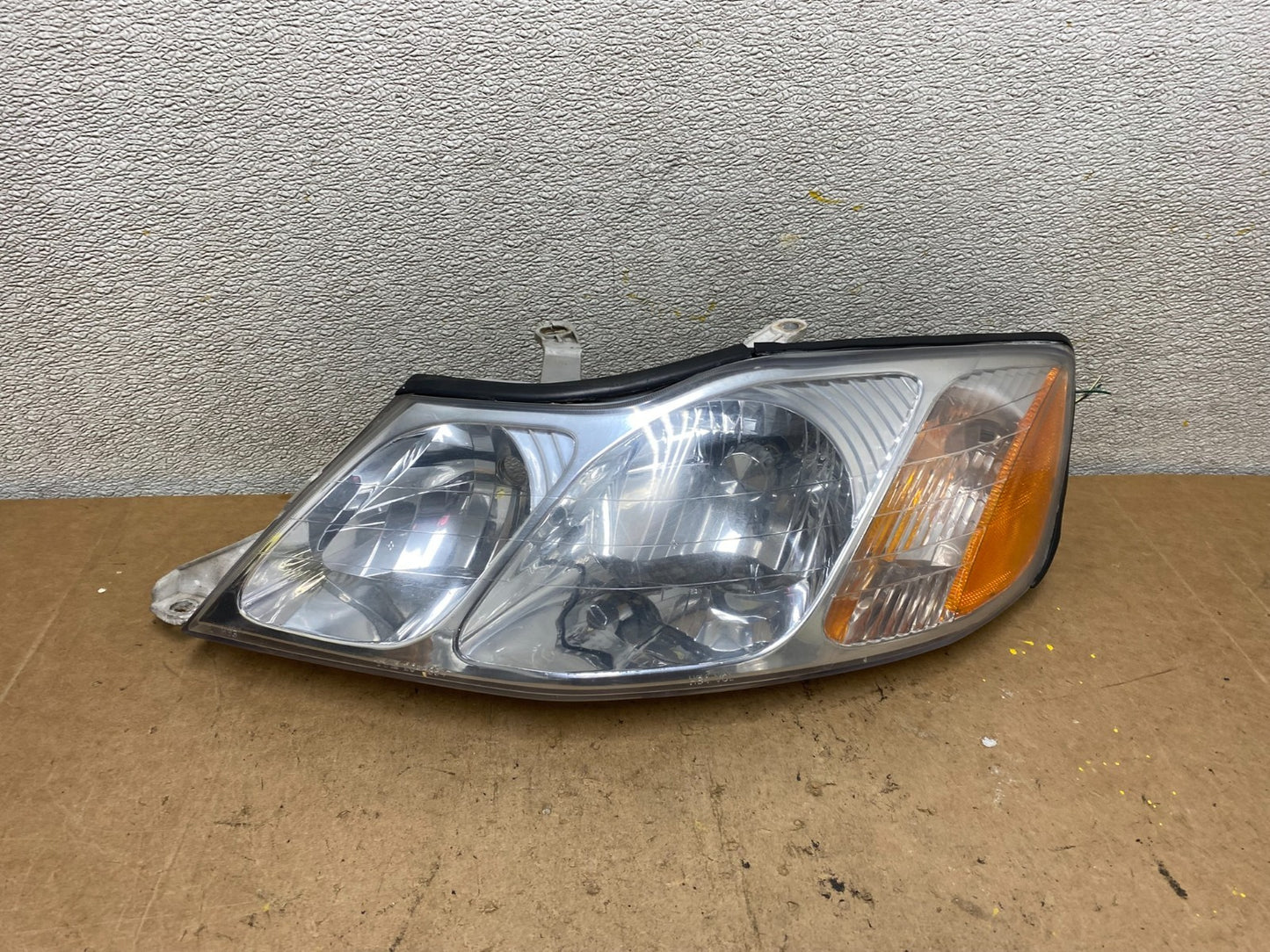 2000 to 2004 Toyota Avalon Halogen Left Driver LH Headlight TYC X6918 DW0