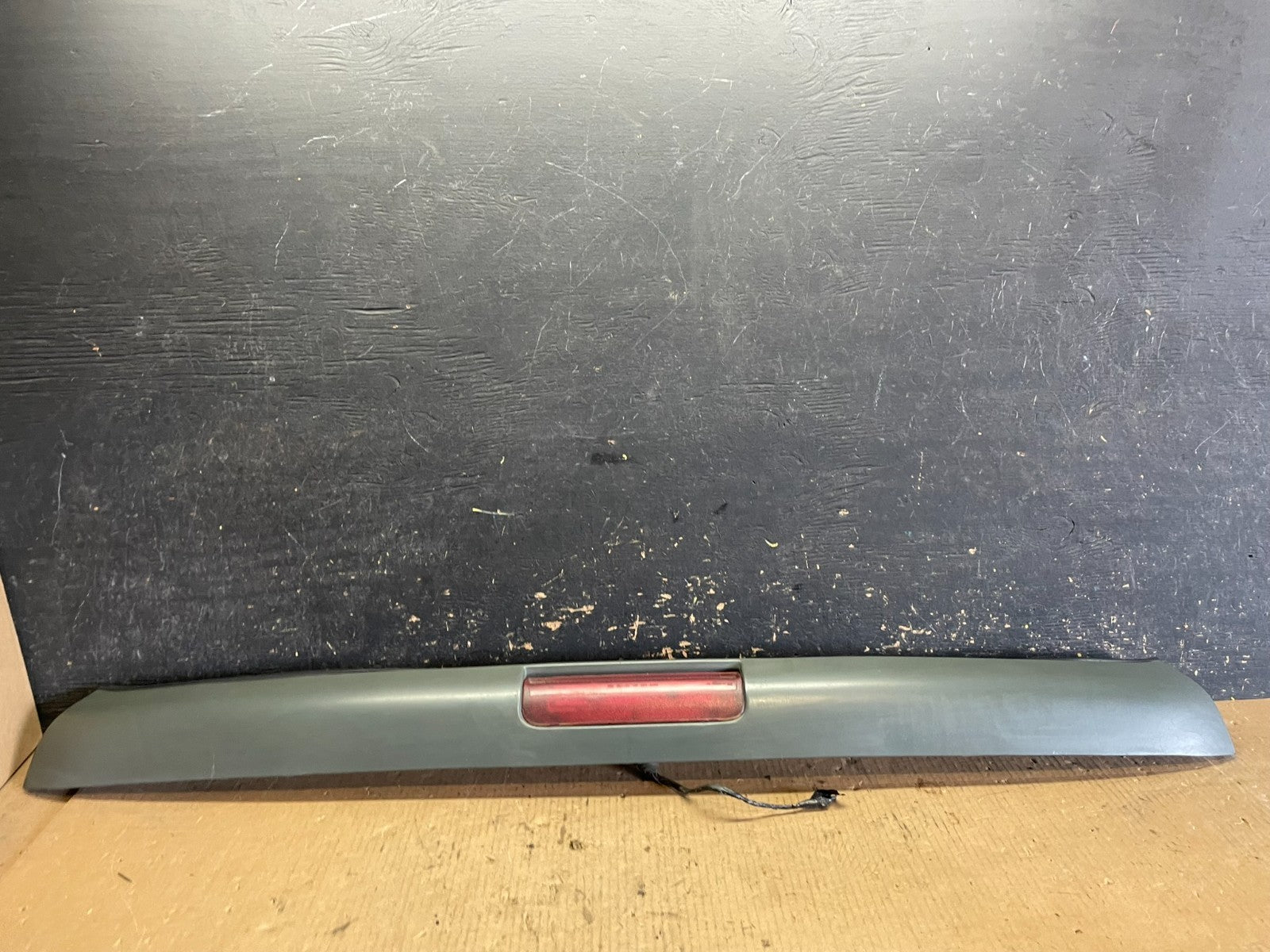 1996 to 2002 Chevrolet Express 3rd Third Brake Light Trim Spoiler aa5919 DG0