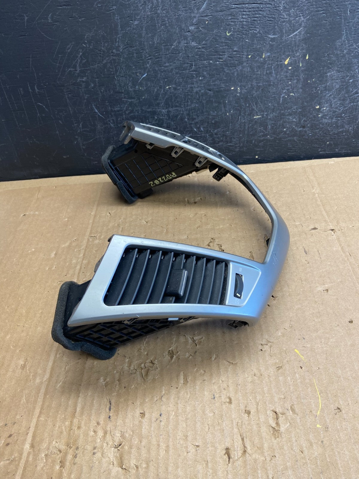 2011 - 2015 Chevrolet Cruze Center Dash Air Vent Bezel ad2282 DG1