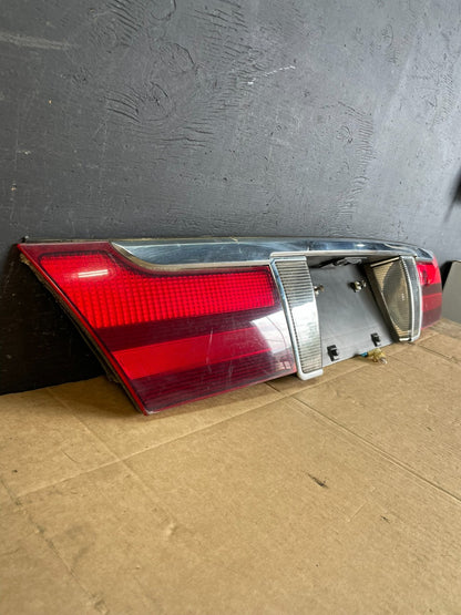 2003 2004 2005 Mercury Grand Marquis Trunk Lid Center Tail Light ac5044 DG2
