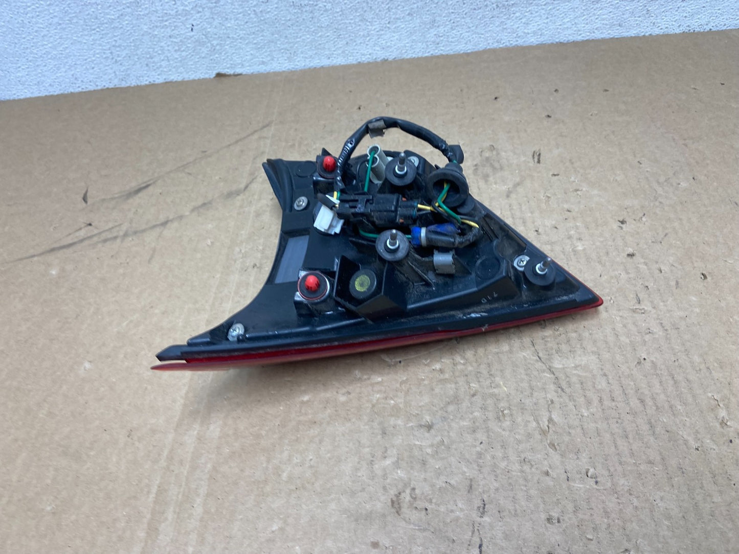 2017 - 2020 Nissan Rogue Inner Left Driver LH Side Tail Light AG05174