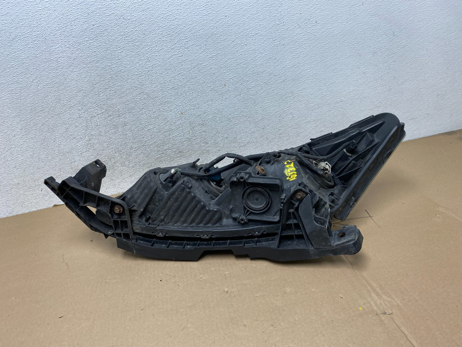 2008 to 2012 Honda Accord Sedan Right Passenger RH Headlight AG3327 DW8
