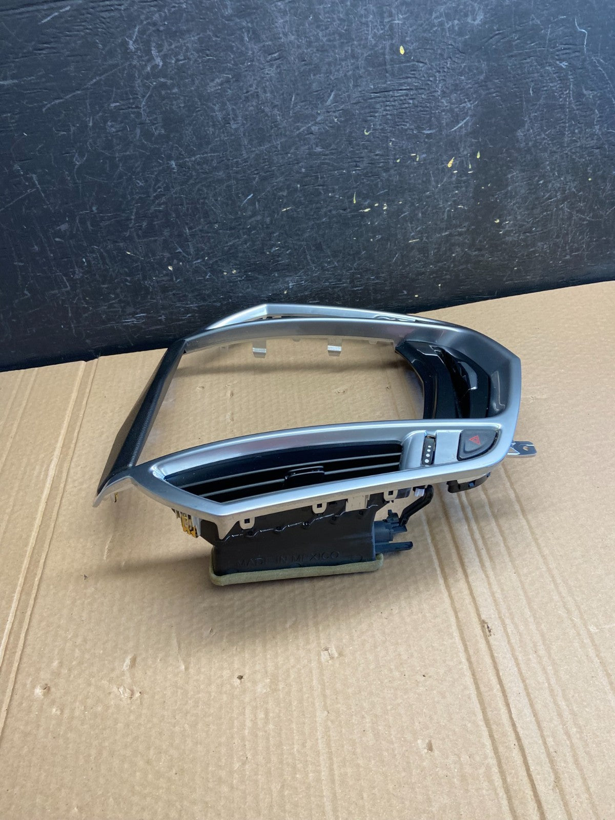 2013-2016 Cadillac SRX A/C Heater Radio Climate Control Panel Bezel OE AF6112 DG1