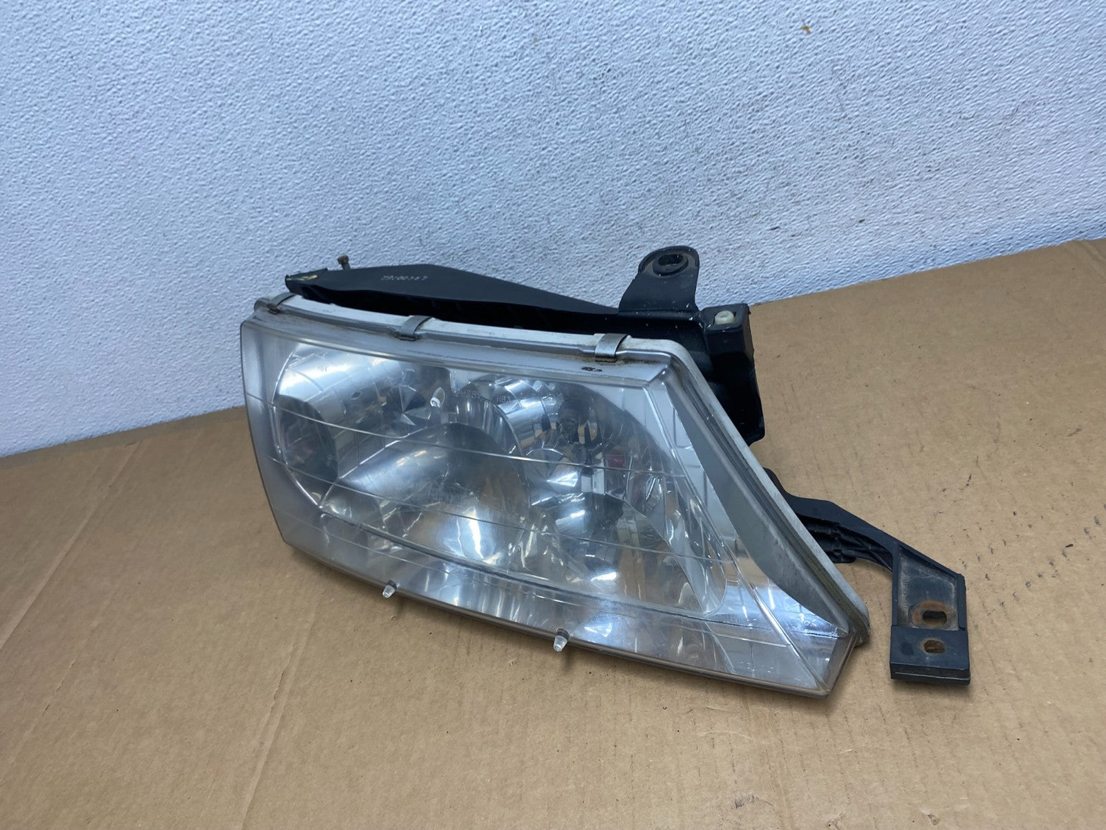 1998 to 1999 Toyota Avalon Halogen Right Passenger Rh Headlight DEPO AD0736 DW1