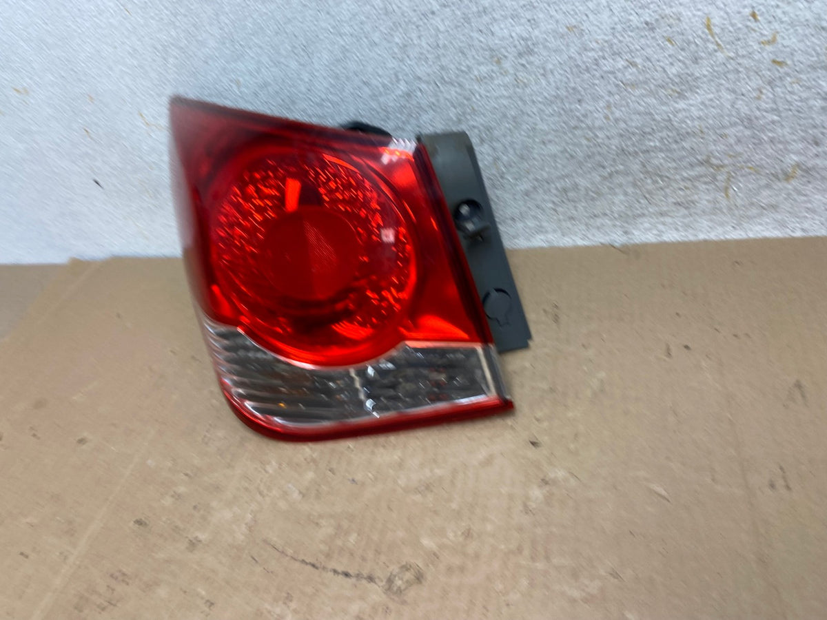 2011 2012 2013 2014 Chevrolet Cruze Left Driver LH Side Tail Light AI1260 LK1