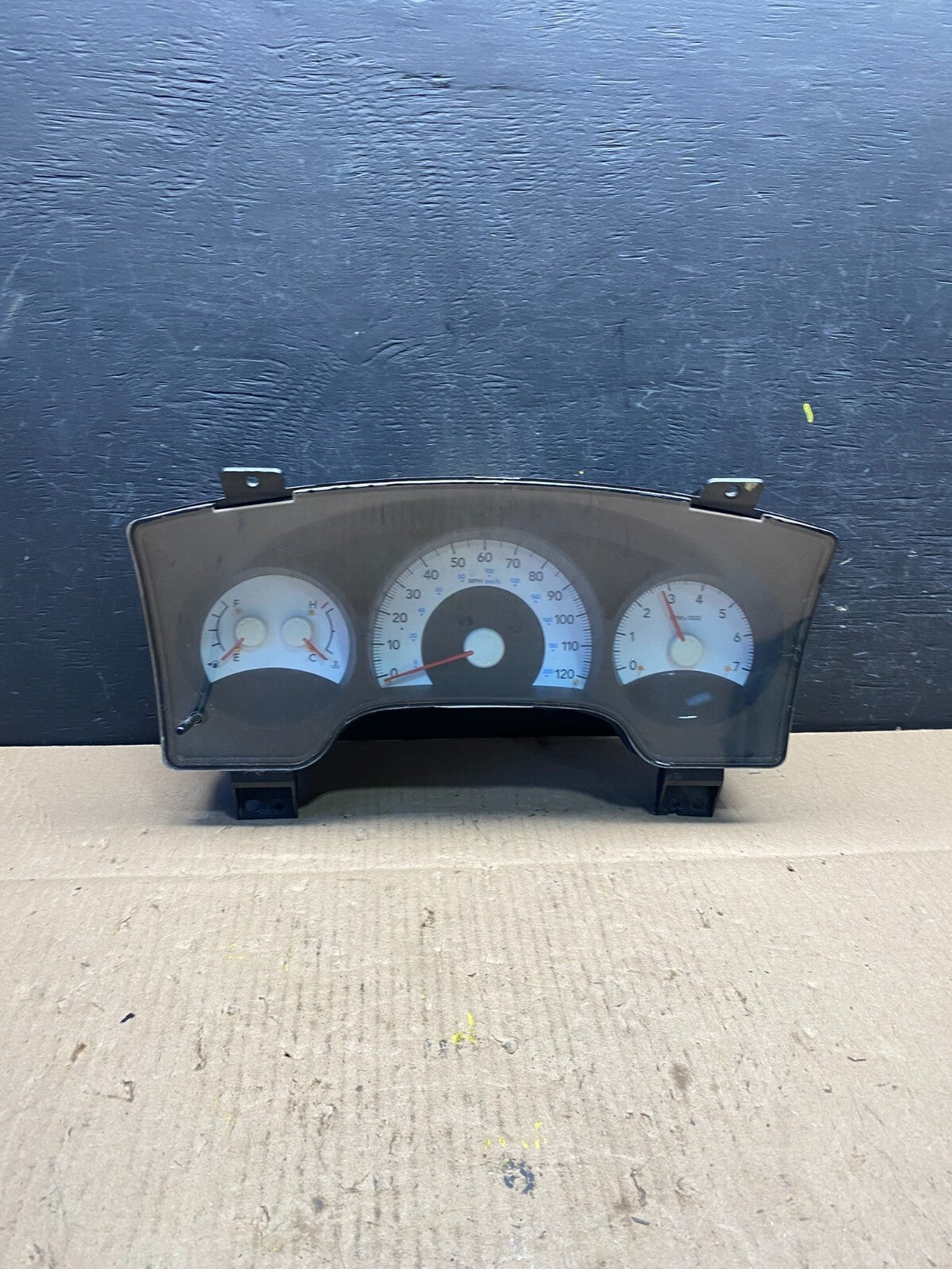 2007 2008 Mitsubishi Raider Speedometer Speedometer Cluster Gauge M6852 DG0