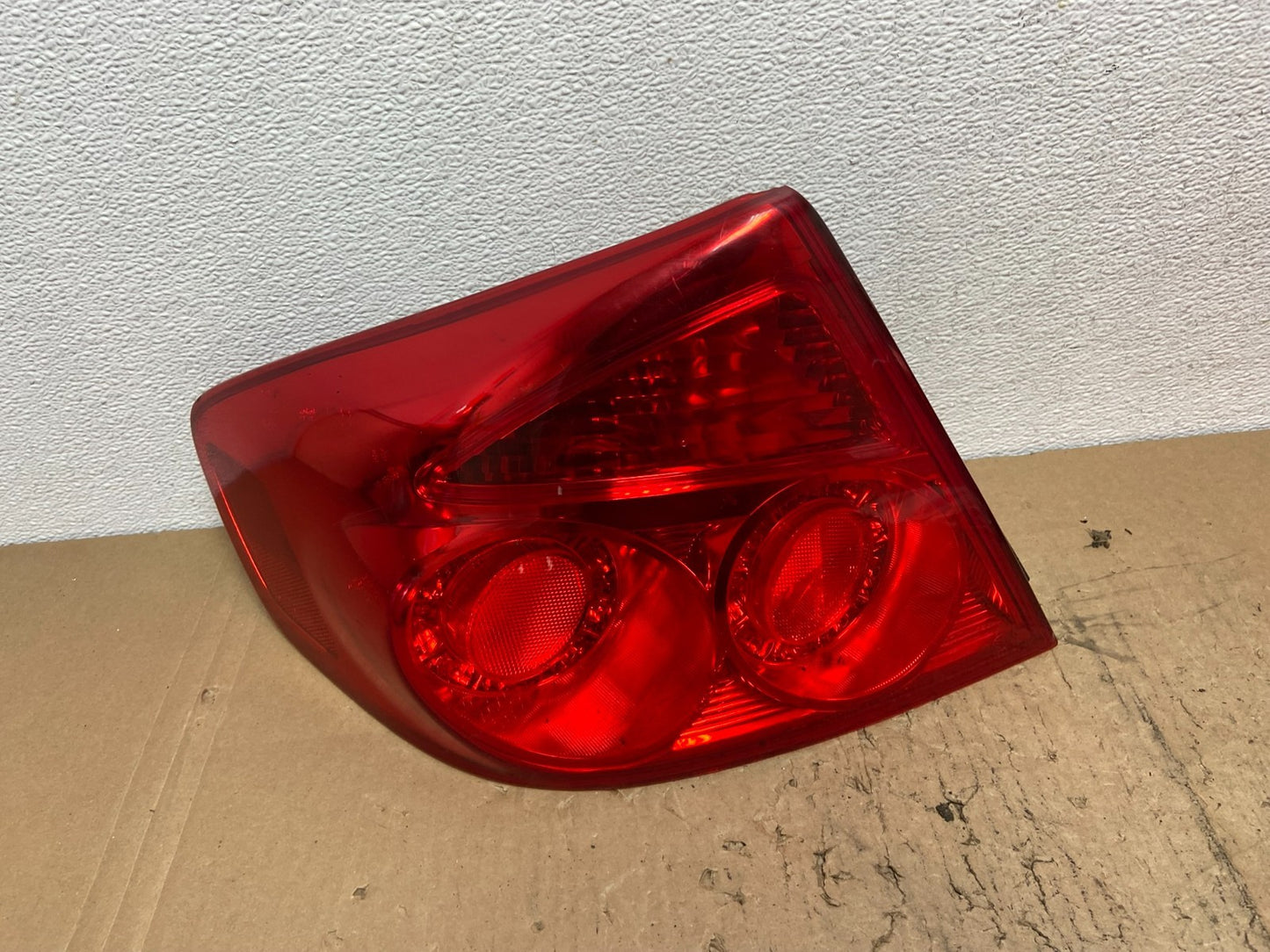 2005 to 2006 Infiniti G35 Left Driver Lh Side Tail Light AC7420 DW0